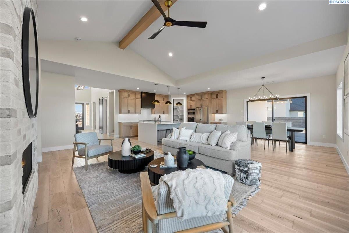 12805 Blackfoot Drive. Pasco, WA 99301