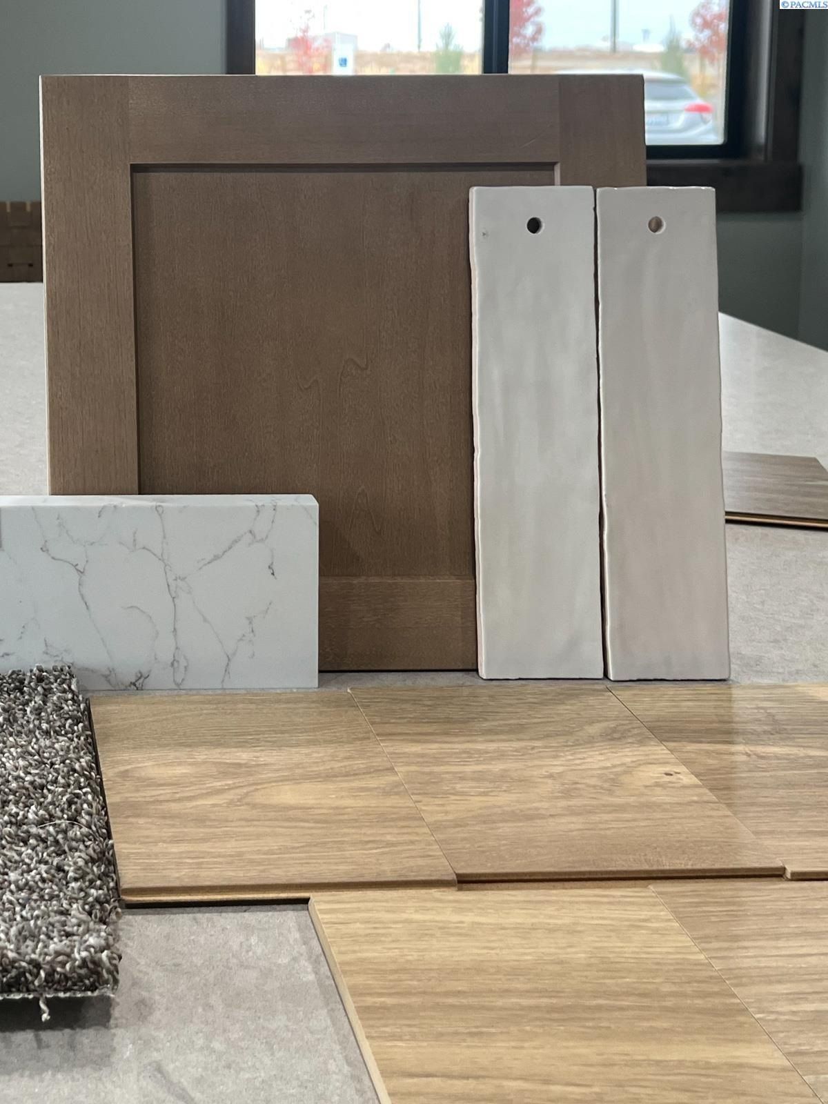 521 Grosscup Boulevard. West Richland, WA 99353