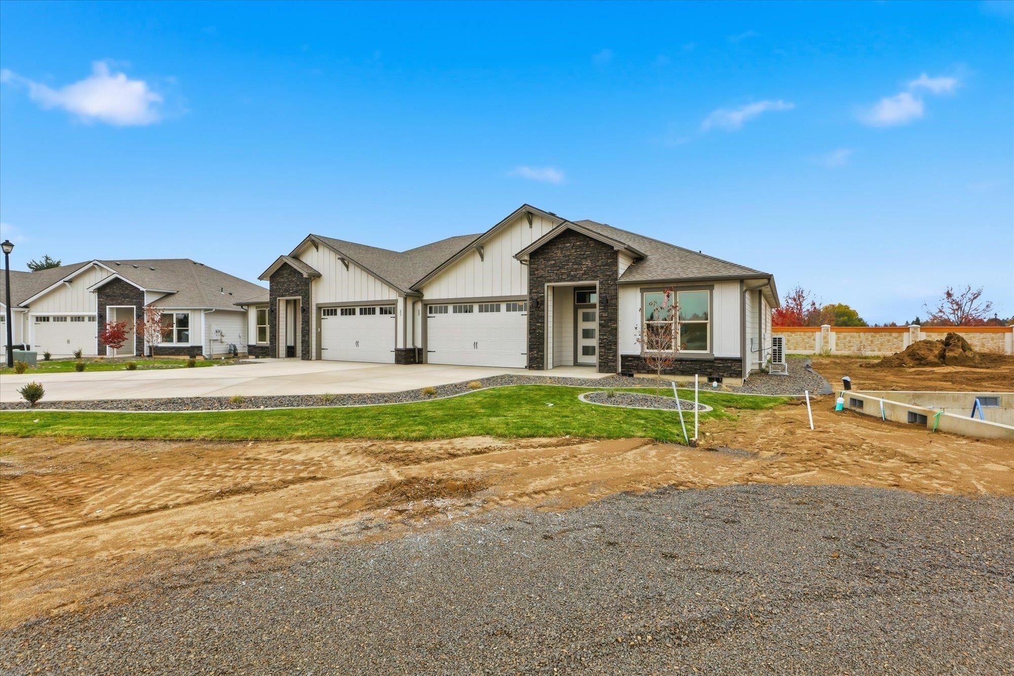 1109  Unit 22 N Country Club Dr. Deer Park, WA 99006