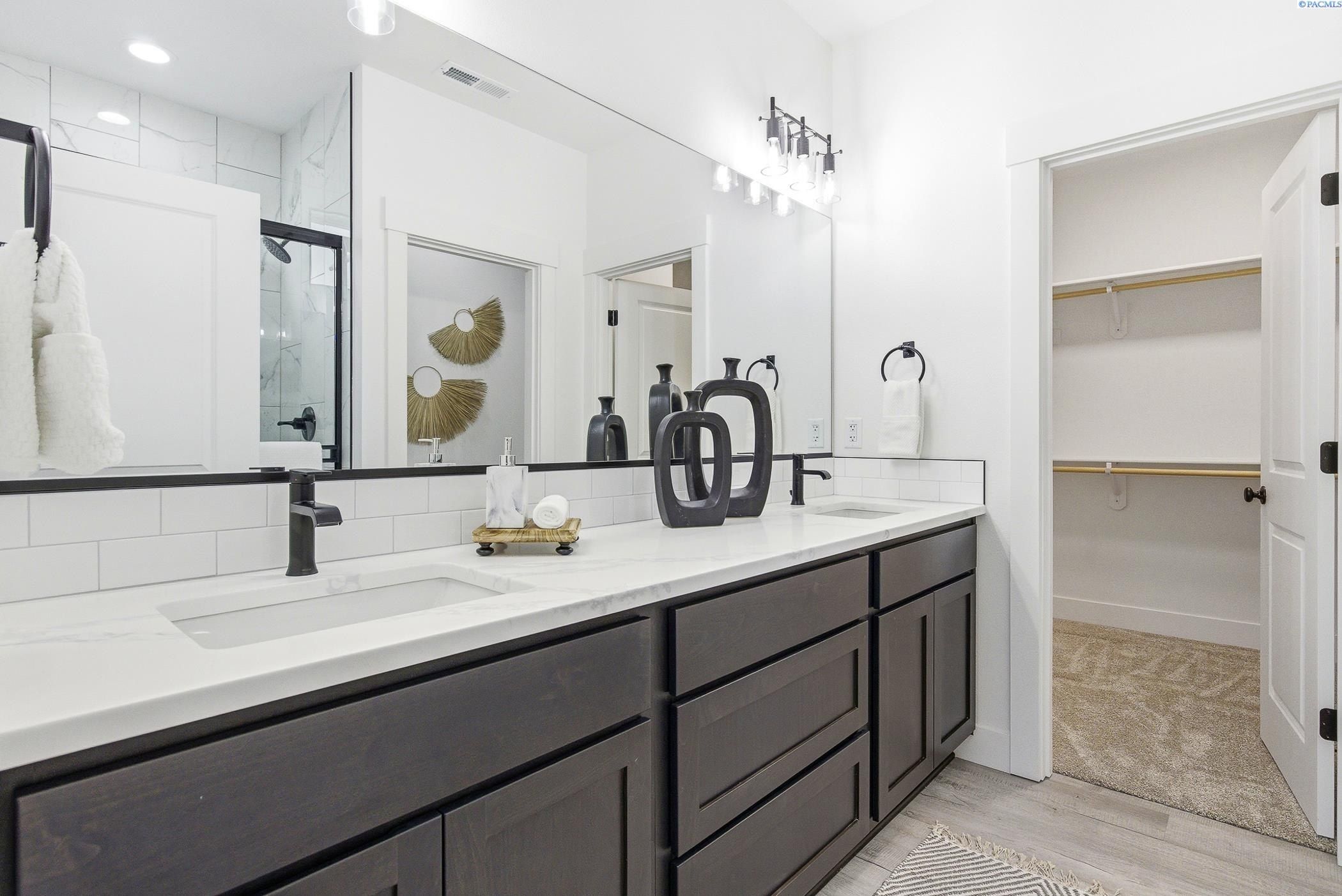 3725 Nuthatch St. Richland, WA 99352