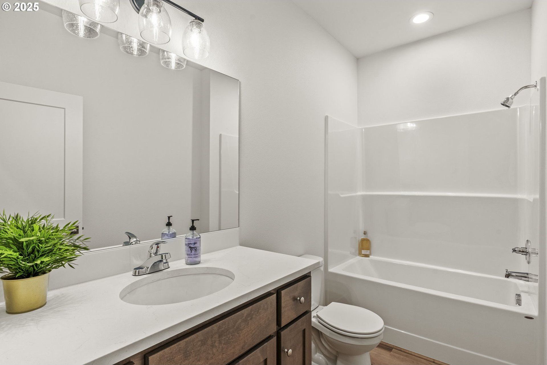 960 Paine Rd. Castle Rock, WA 98611