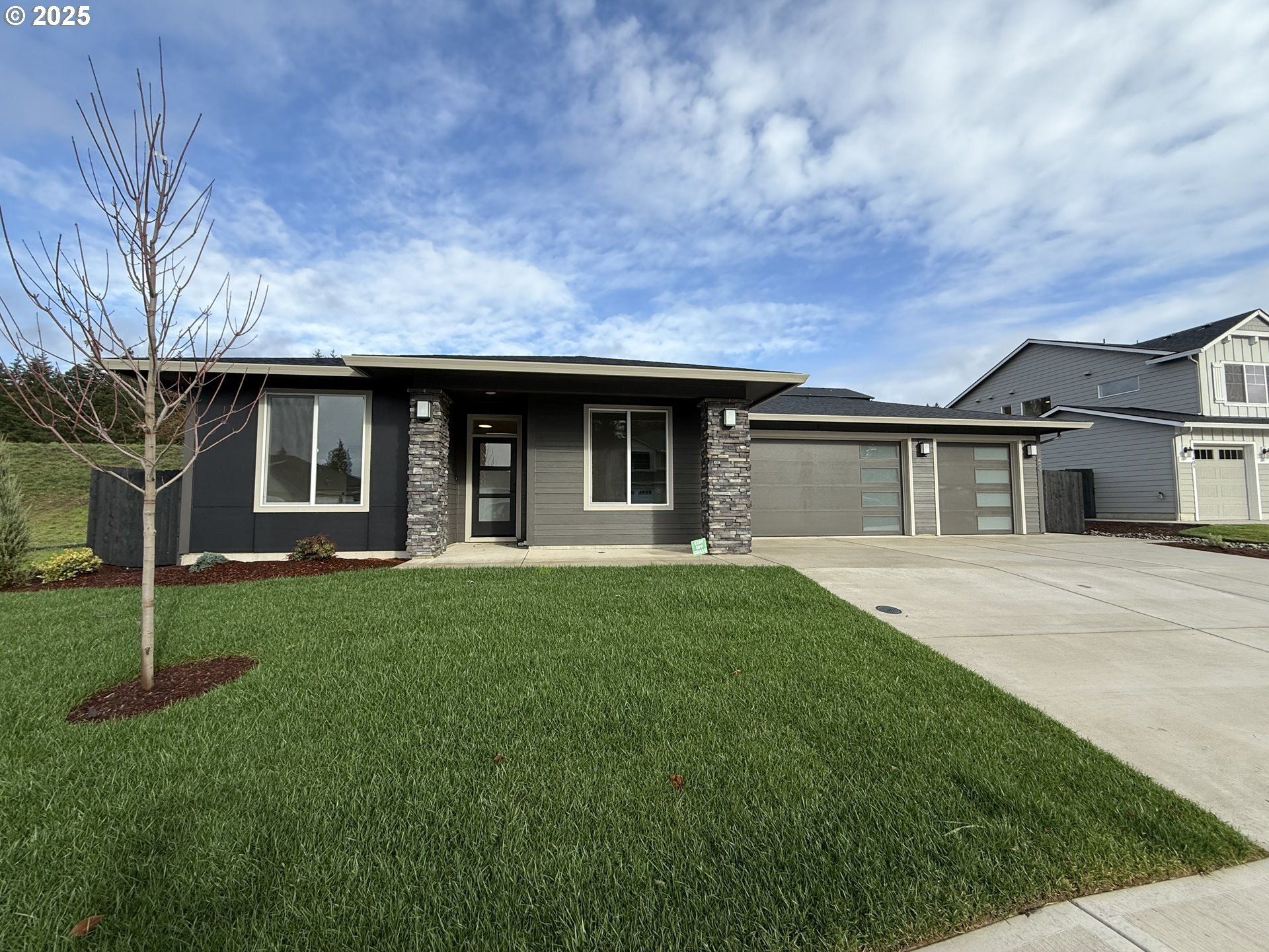 409 W 19Th St. La Center, WA 98629