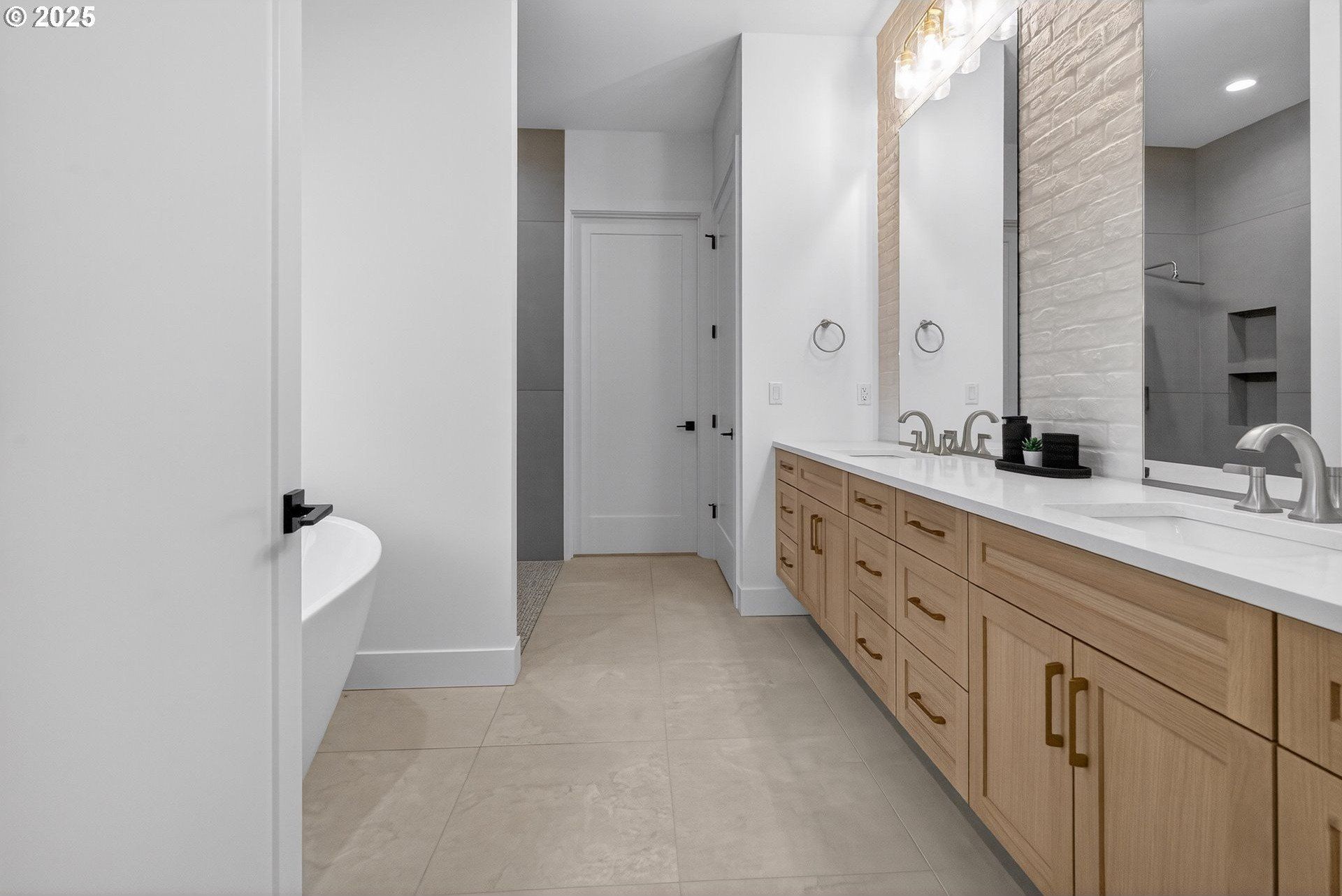 15628 Ne Caples Rd. Brush Prairie, WA 98606