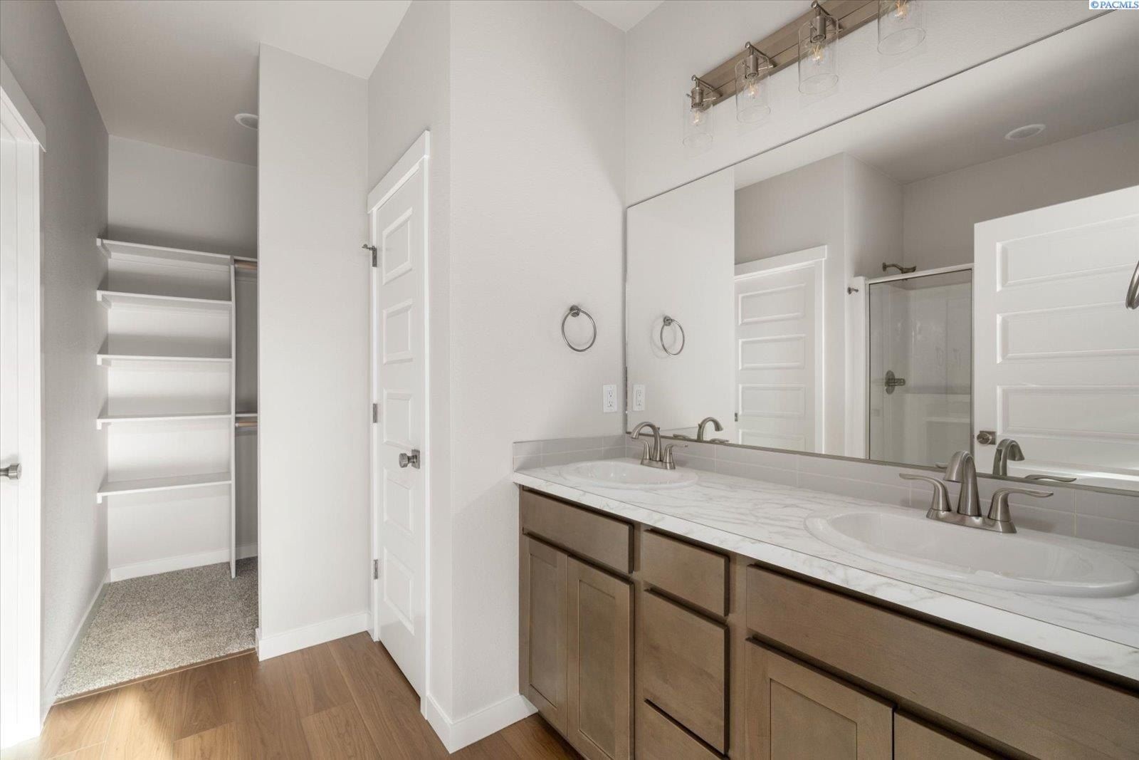 120 E 26Th Avenue. Kennewick, WA 99337