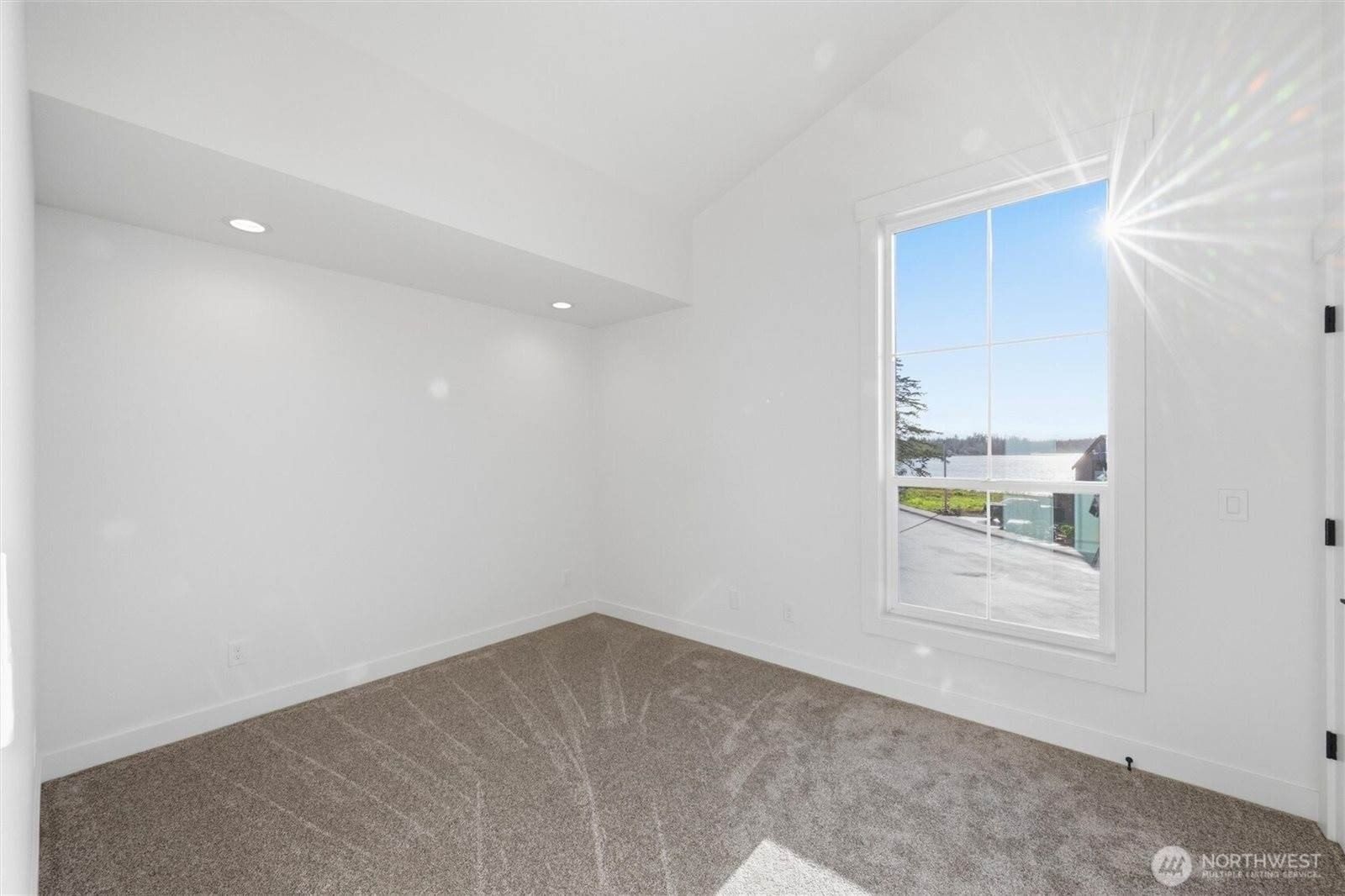 1114 Leighton Street. Blaine, WA 98230