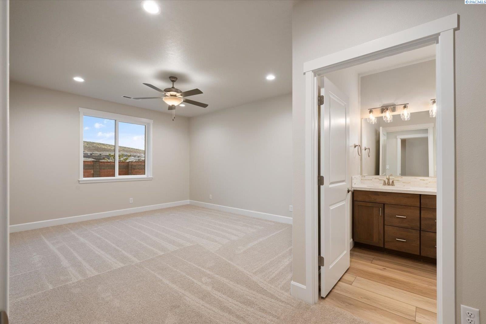 6958 W 31St Ave. Kennewick, WA 99338