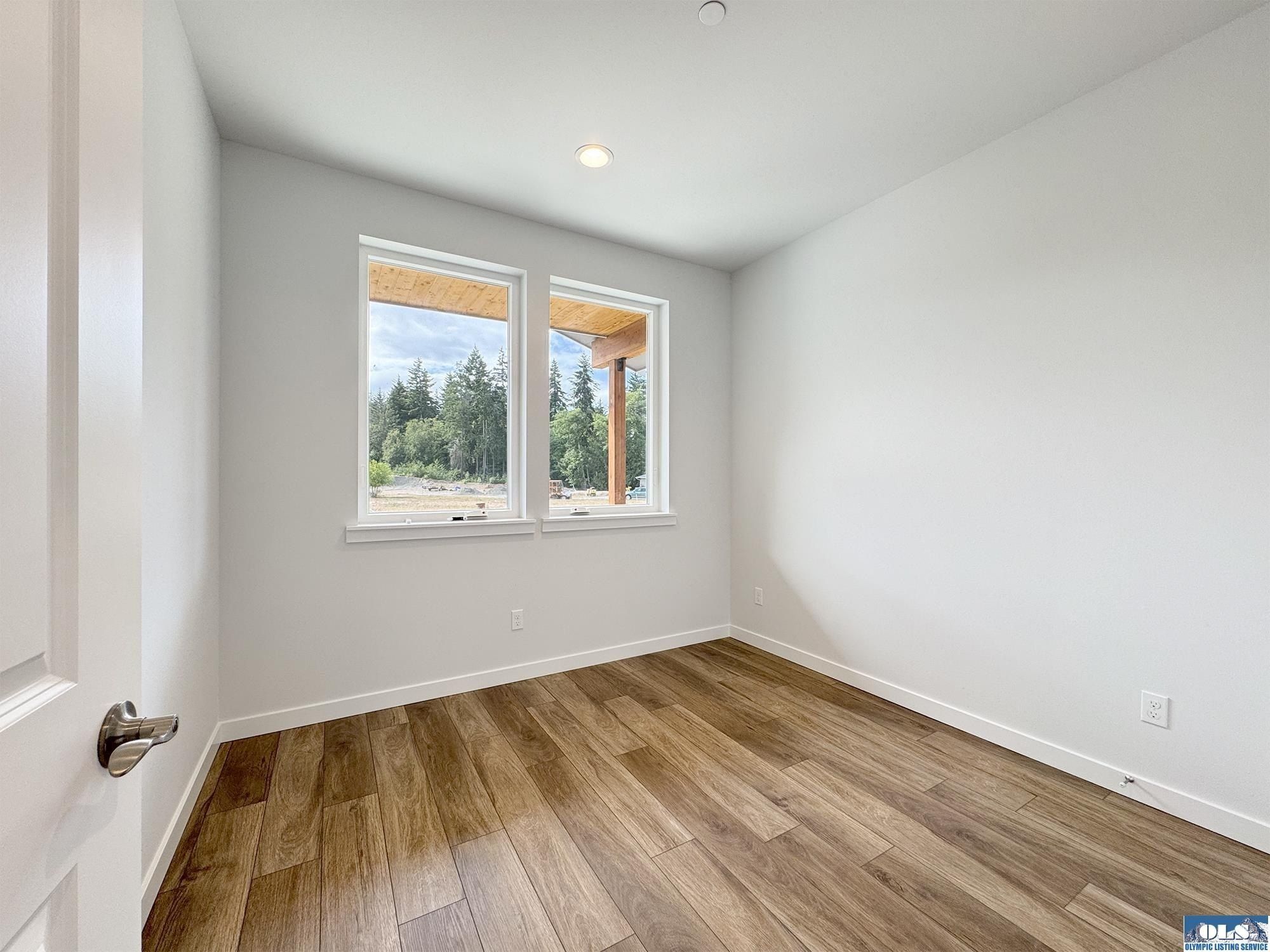 1415 Discovery Loop. Port Angeles, WA 98363