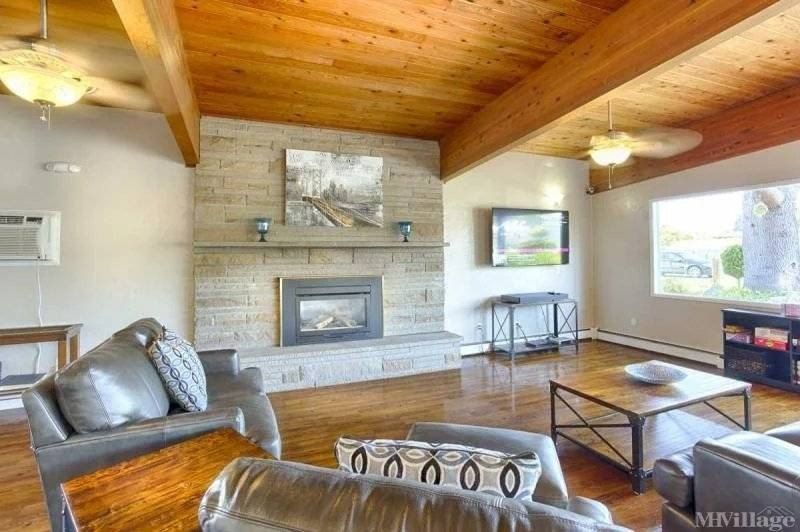 10609 62Nd St E. Puyallup, WA 98372