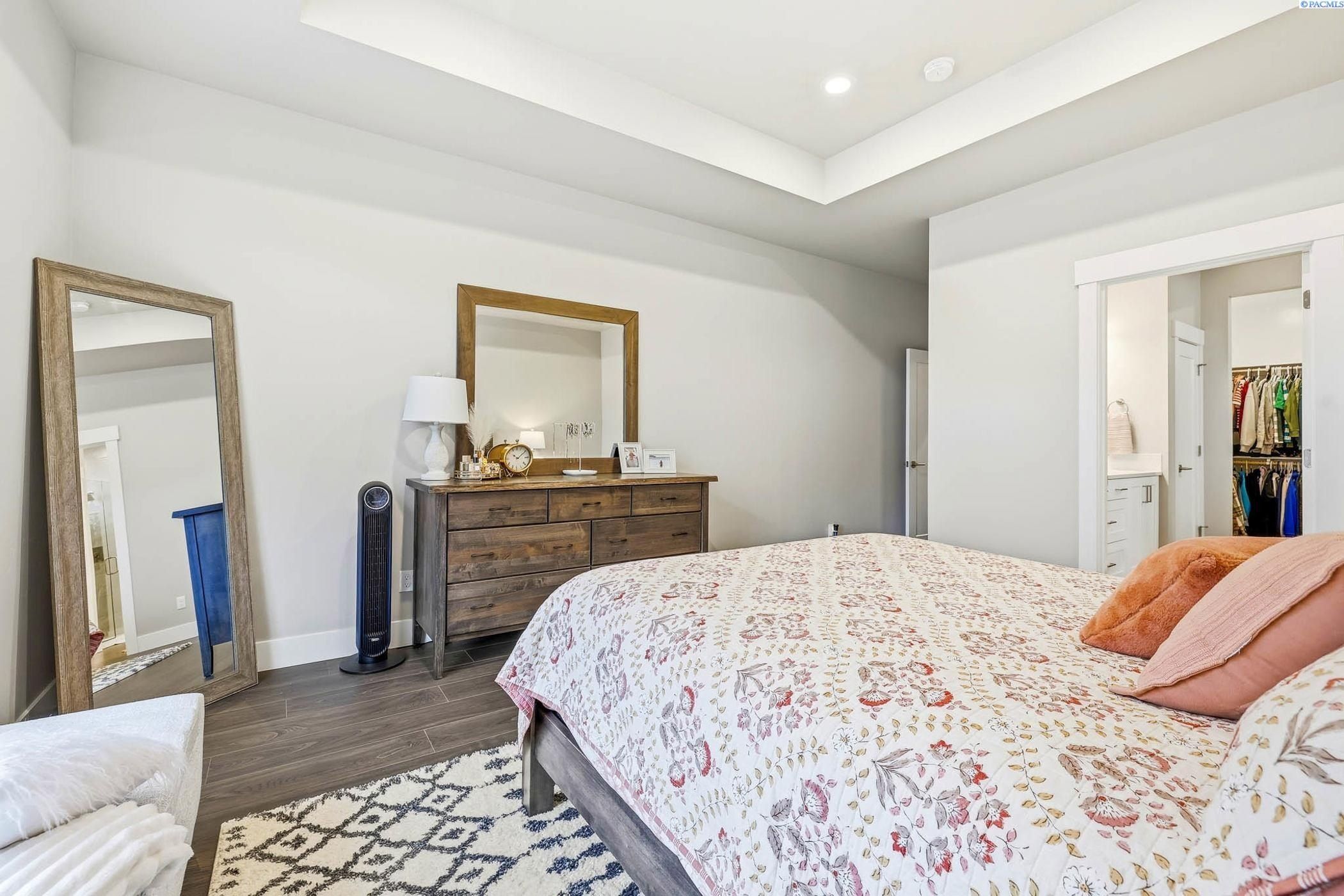 12001 Dunsmuir Dr. Pasco, WA 99301