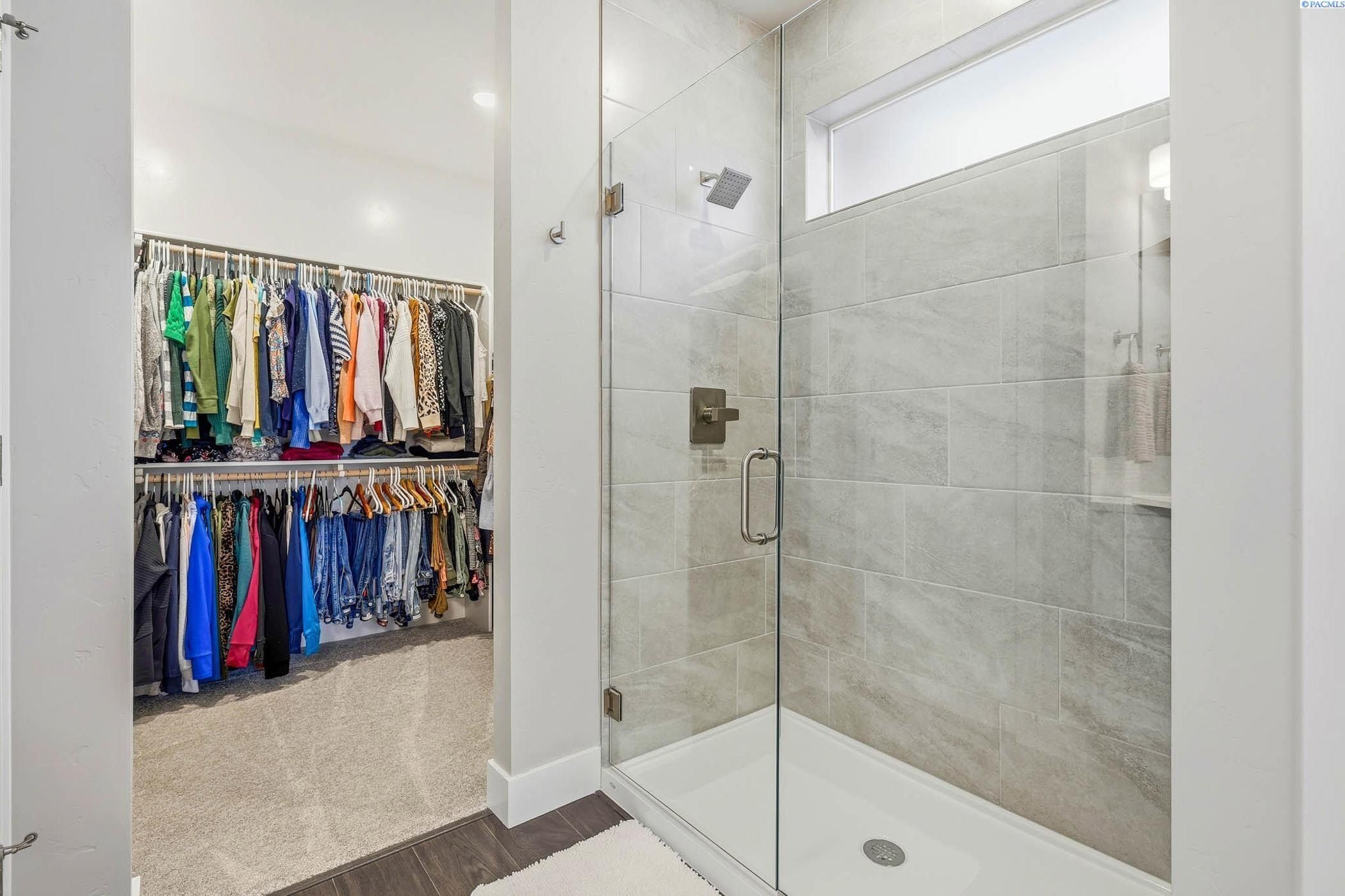 12001 Dunsmuir Dr. Pasco, WA 99301