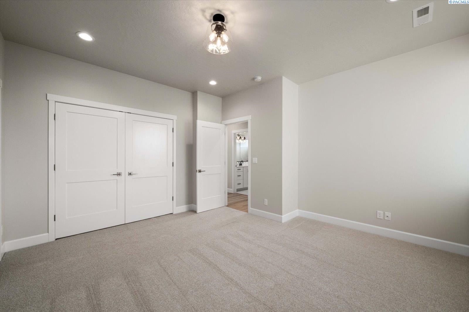 12704 Rock Creek Dr. Pasco, WA 99301