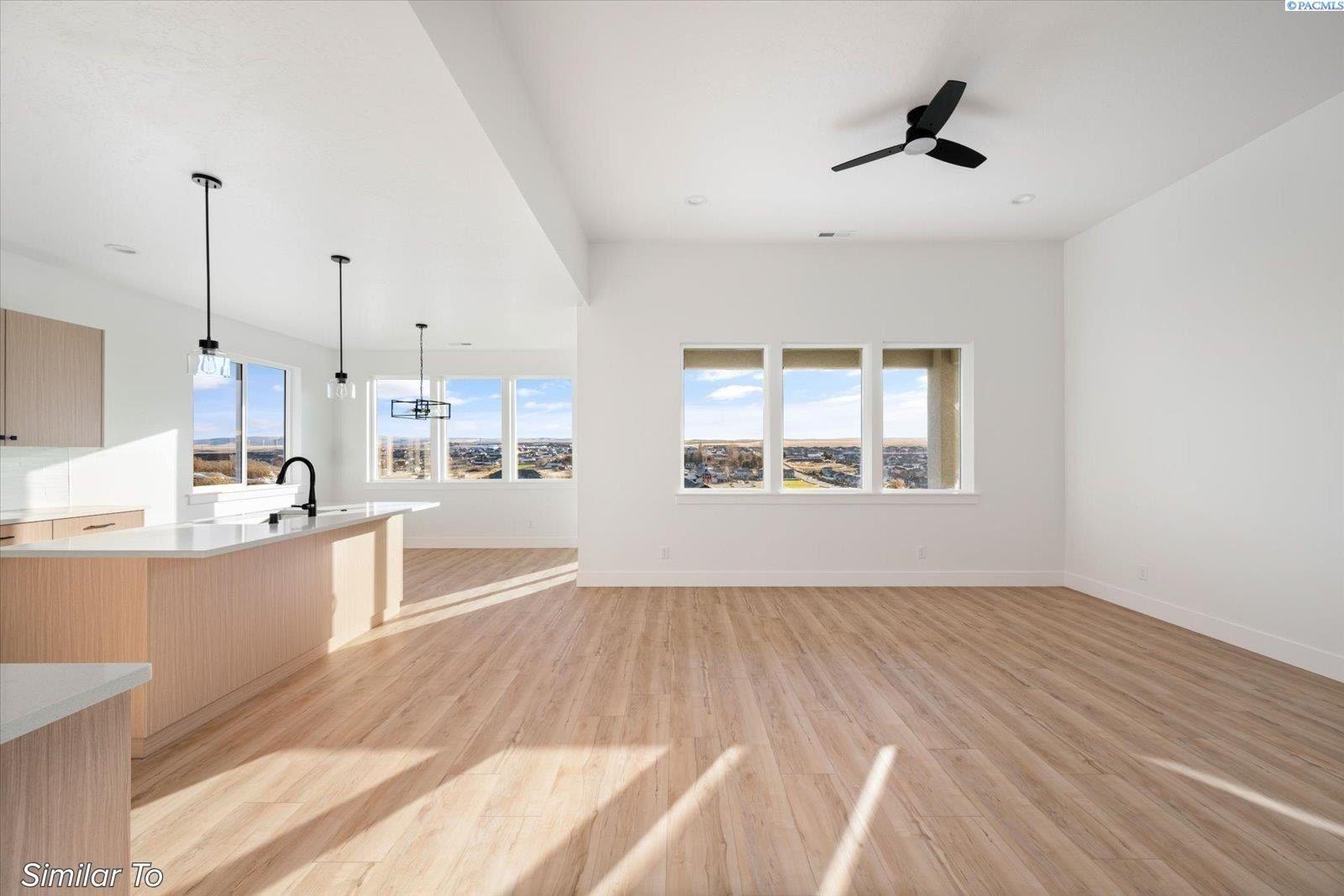 1133 Fairhaven Loop. Richland, WA 99352