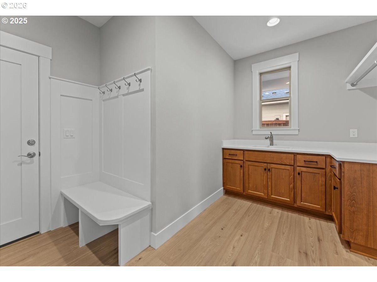 2405 Nw 68Th St. Vancouver, WA 98665