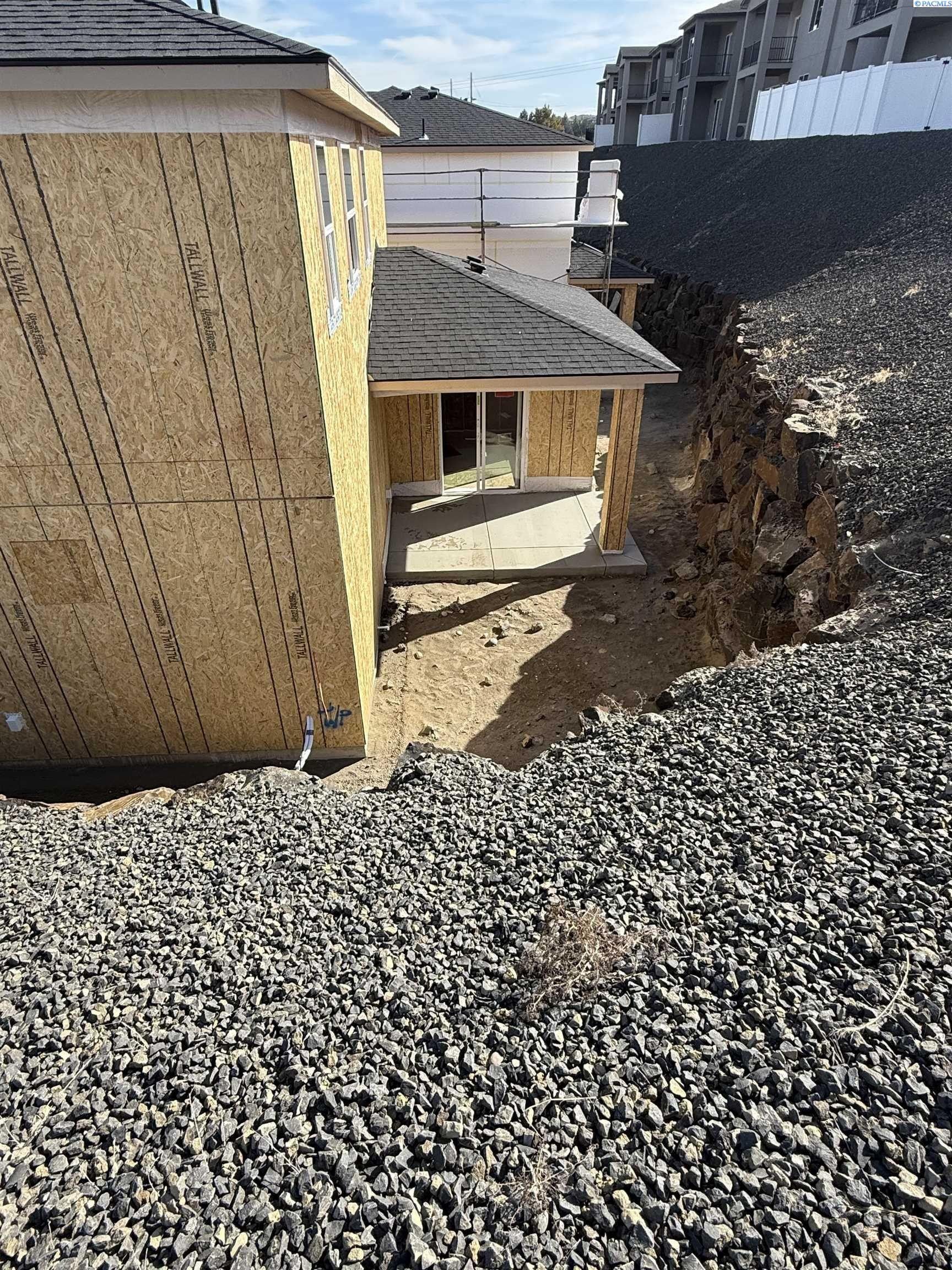 774 Rio Vista Loop. Richland, WA 99352