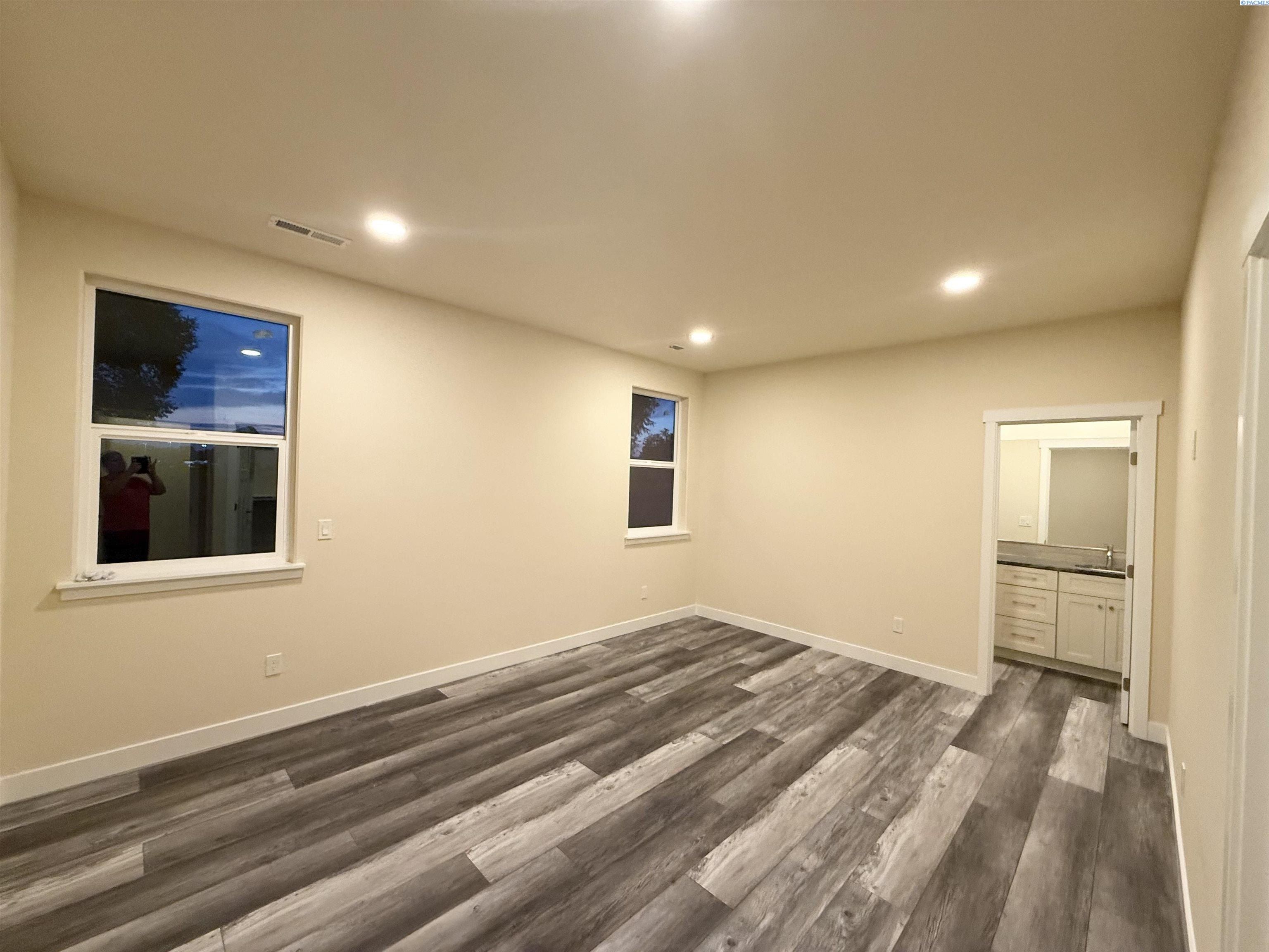 1004 N 26Th Ave. Pasco, WA 99301