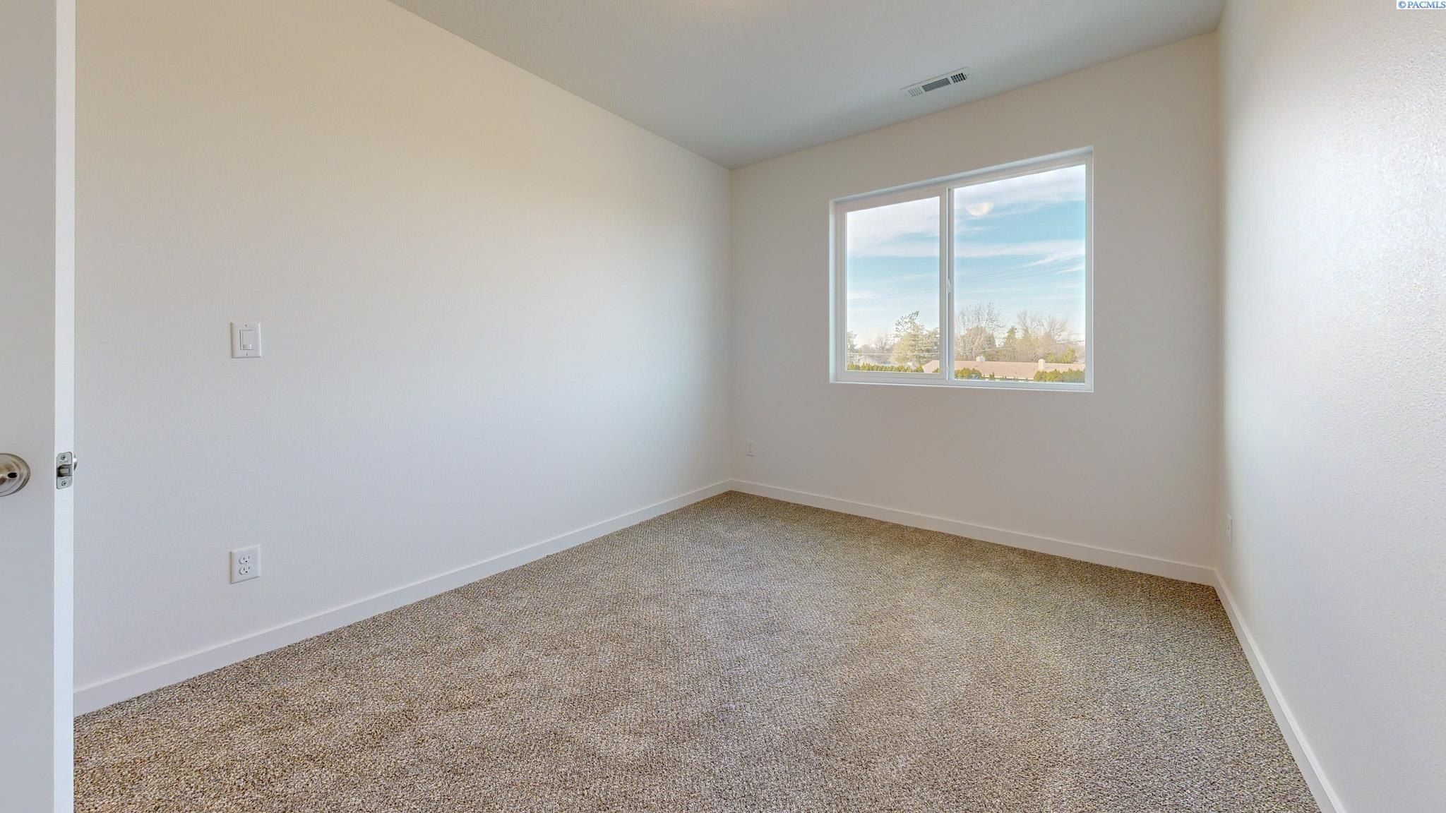 4744 W Quinault Place. Kennewick, WA 99336