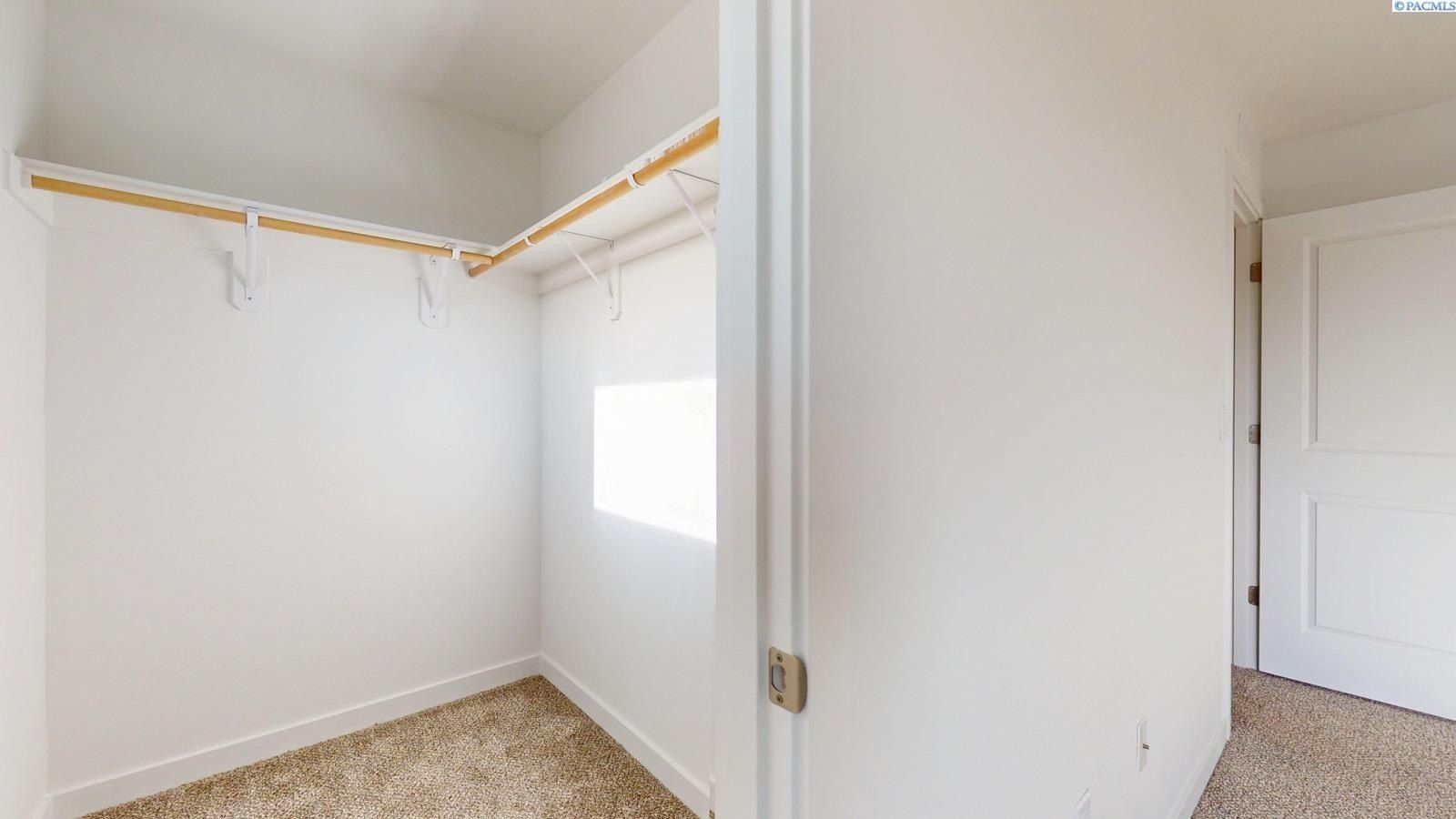 4738 W Quinault Place. Kennewick, WA 99336