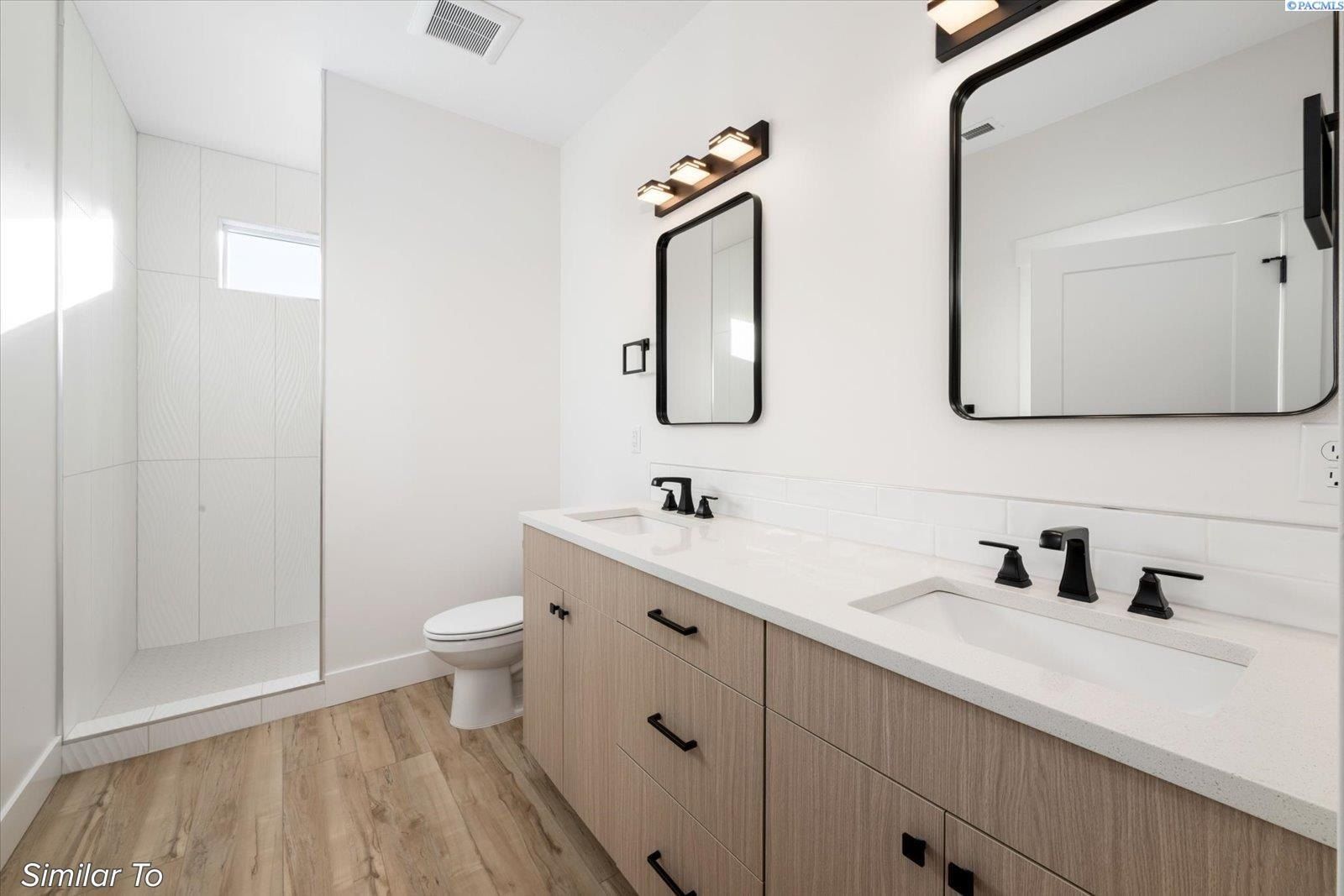 1137 Fairhaven Loop. Richland, WA 99352