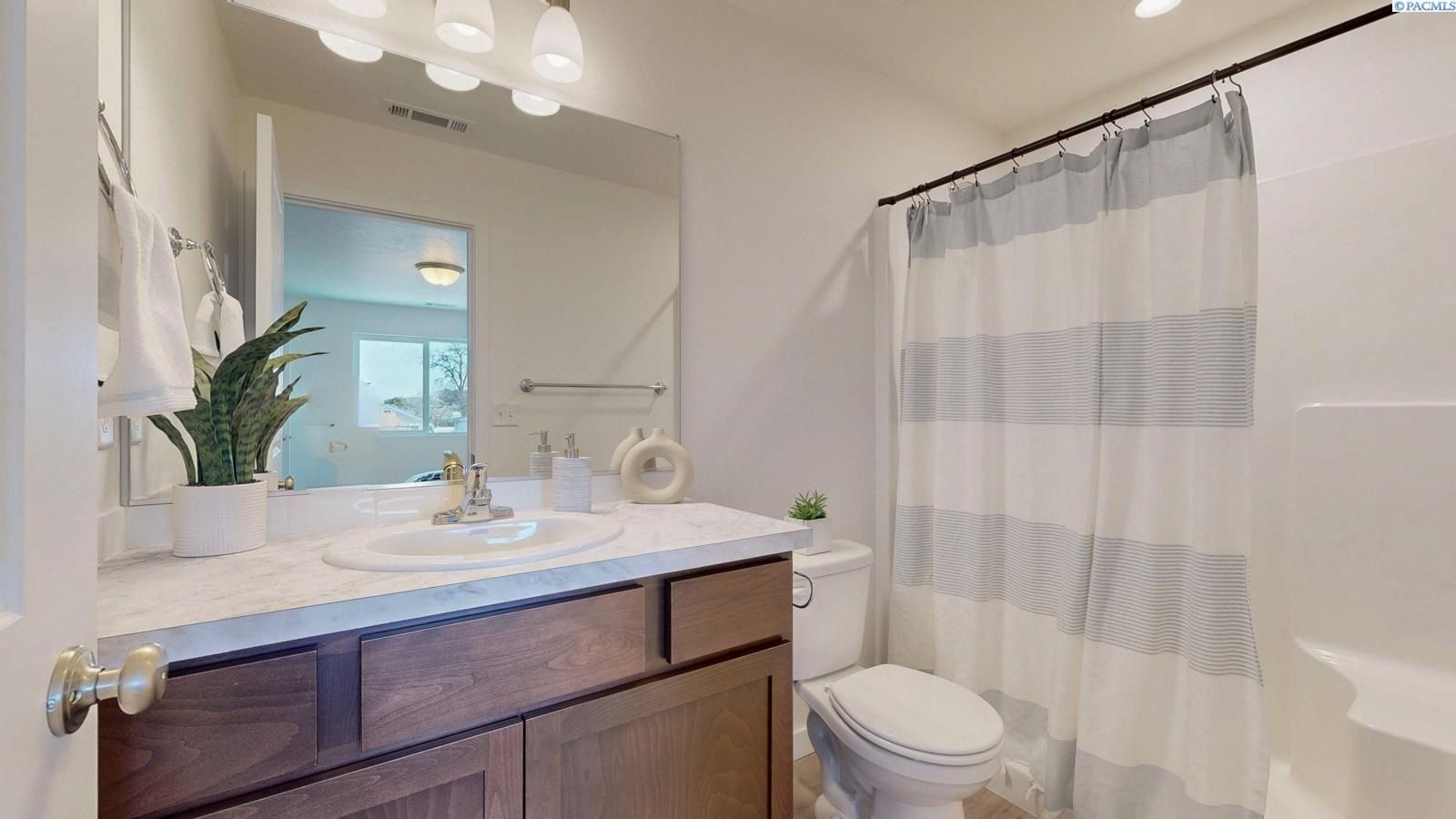 1152 N Yost Street. Kennewick, WA 99336