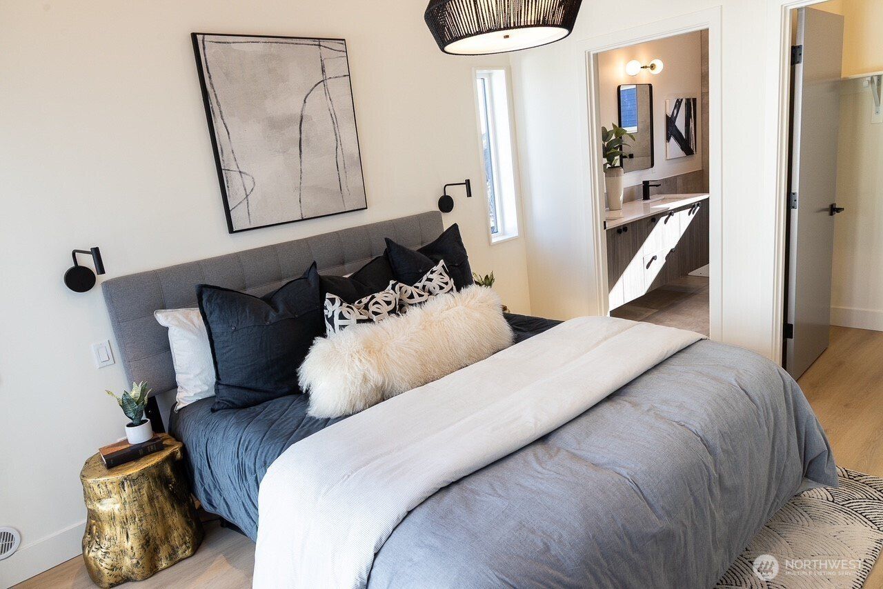 4217 S Findlay Street. Seattle, WA 98118