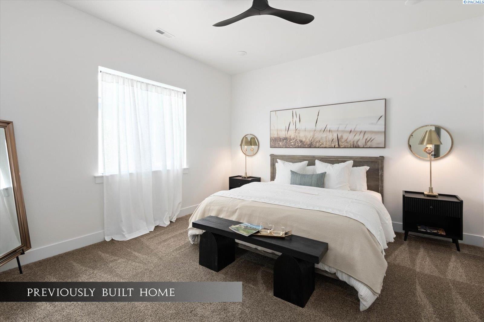 1102 Fairhaven Loop. Richland, WA 99352