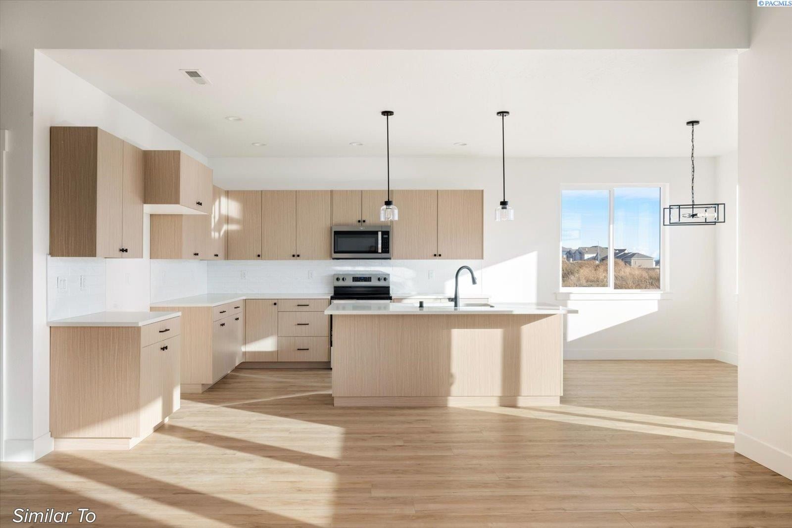 1153 Fairhaven Loop. Richland, WA 99352