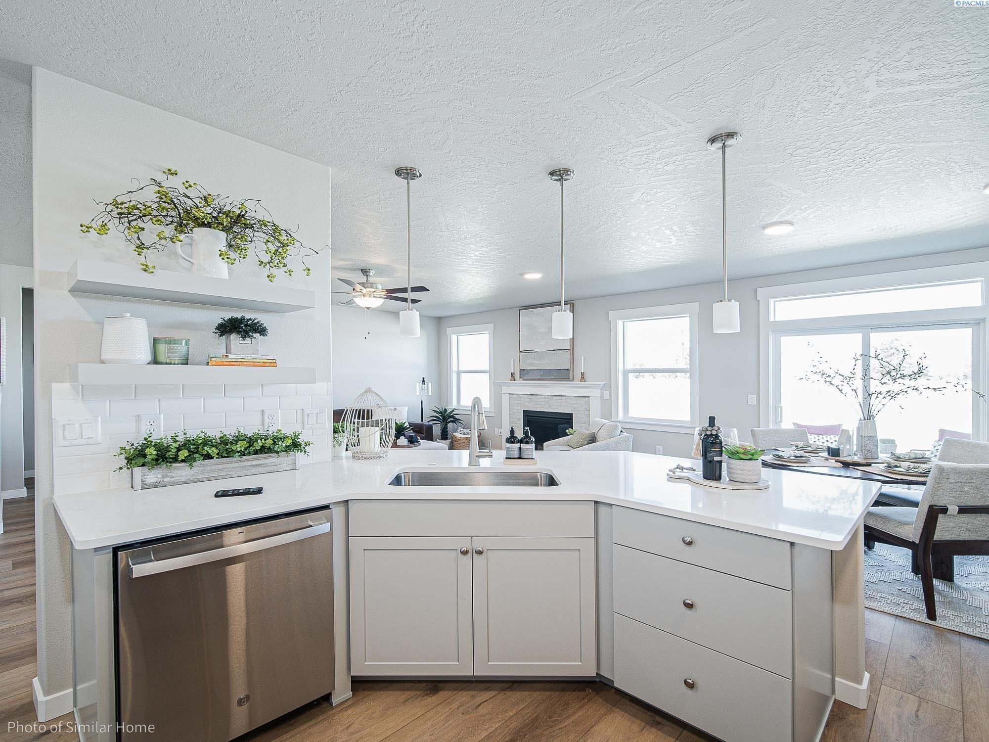 7142 W 24Th Avenue. Kennewick, WA 99338