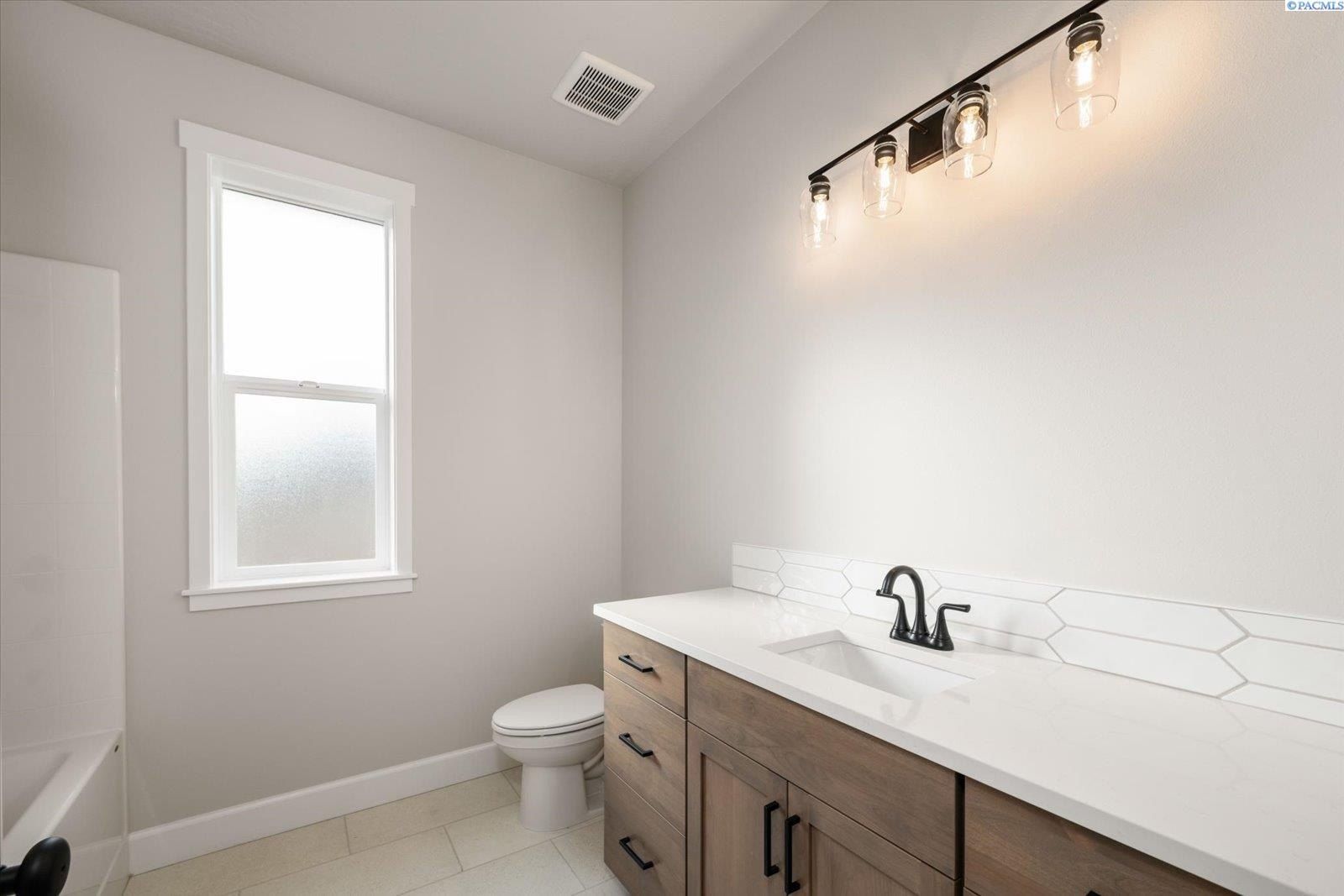 2859 S Alaska St. Kennewick, WA 99338