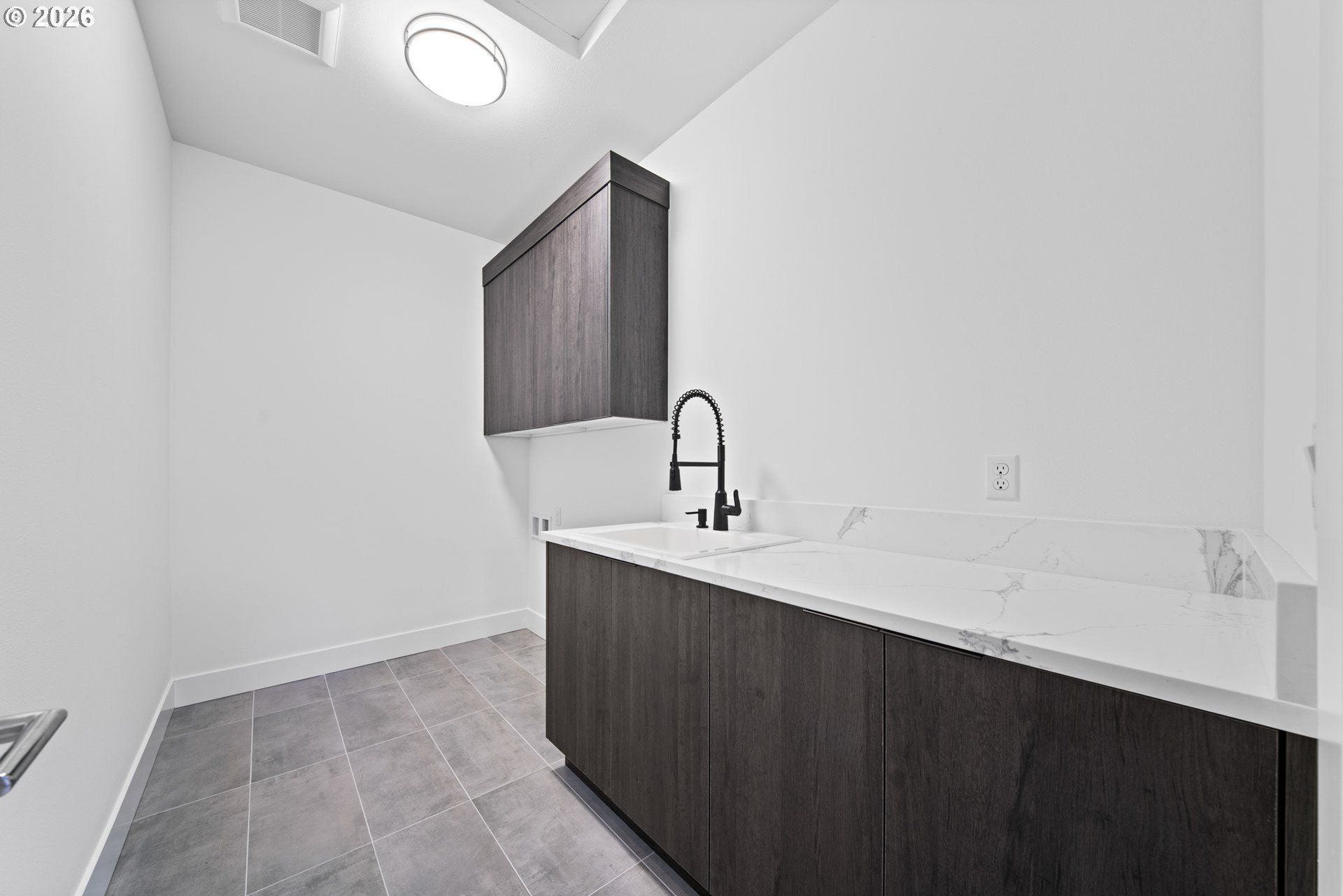 2435 N R St. Washougal, WA 98671