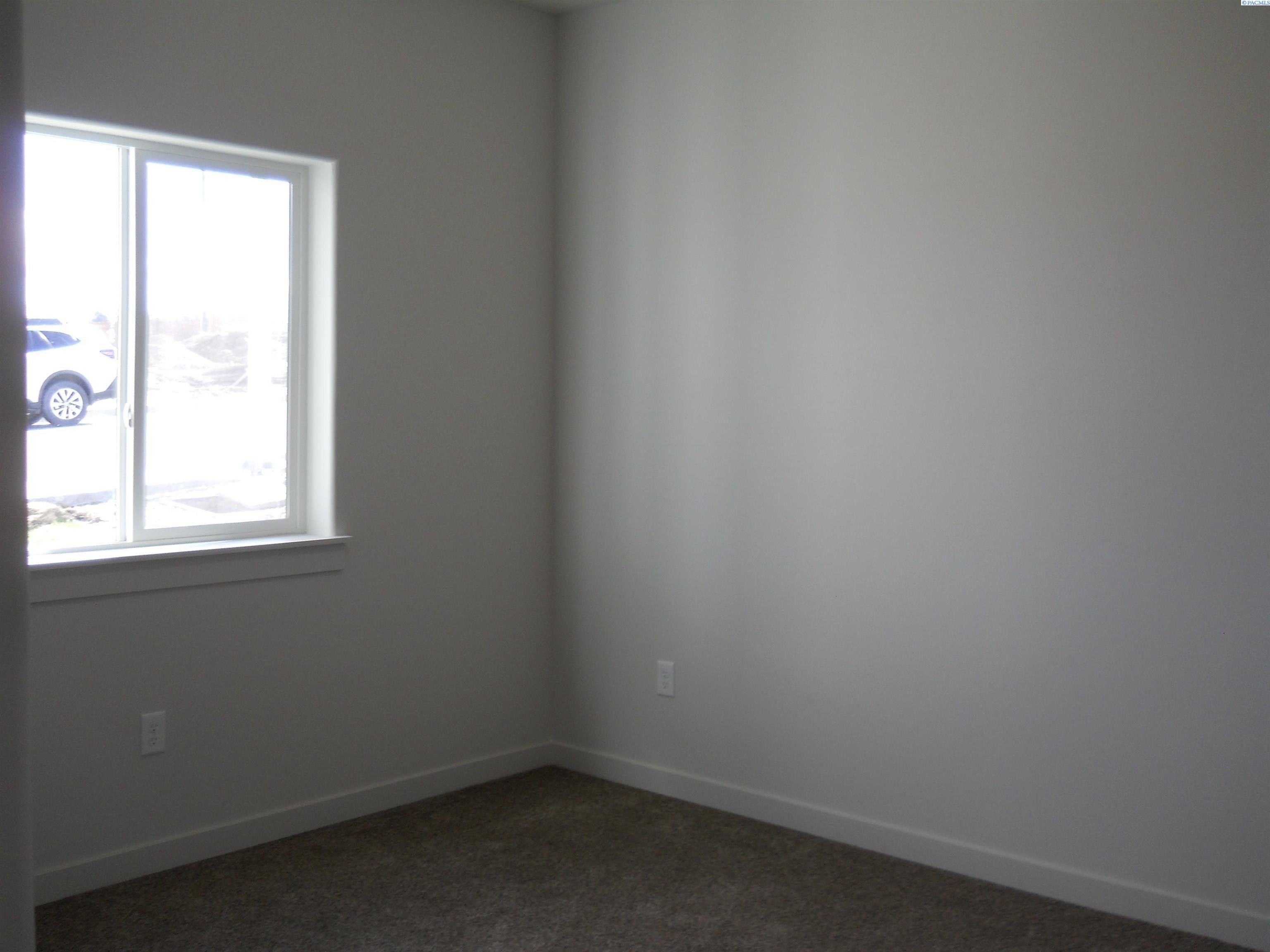 405 Hogan Street. Sunnyside, WA 98944