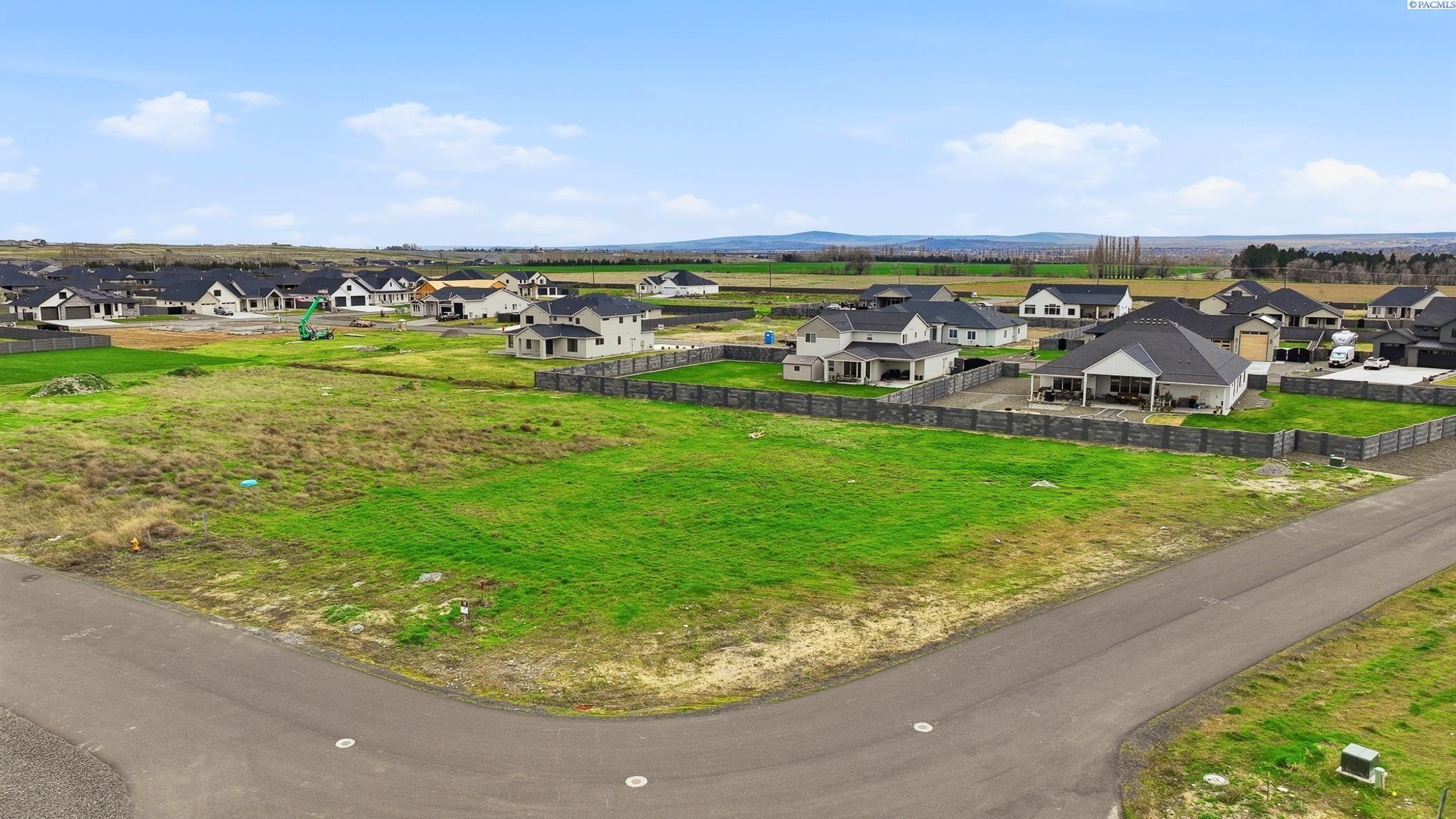 12818 Rock Creek Dr. Pasco, WA 99301