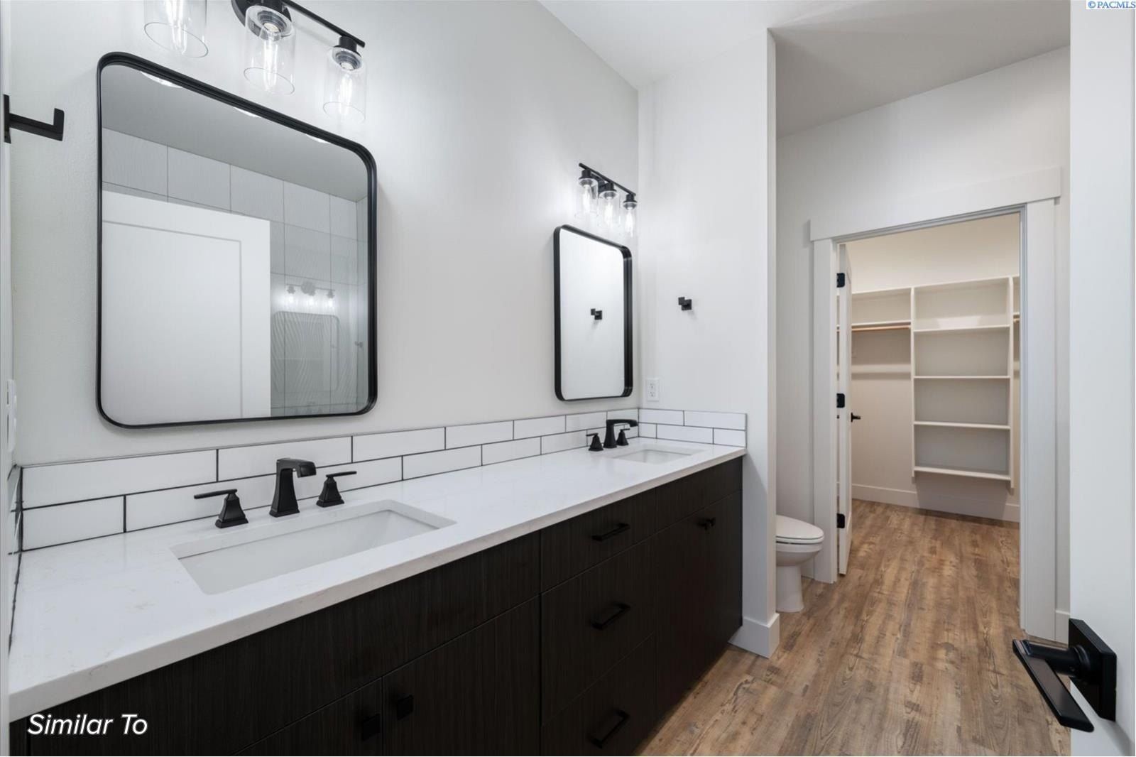 1146 Fairhaven Loop. Richland, WA 99352