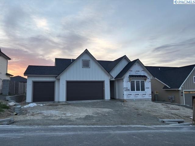 2338 Waterhill. Richland, WA 99352