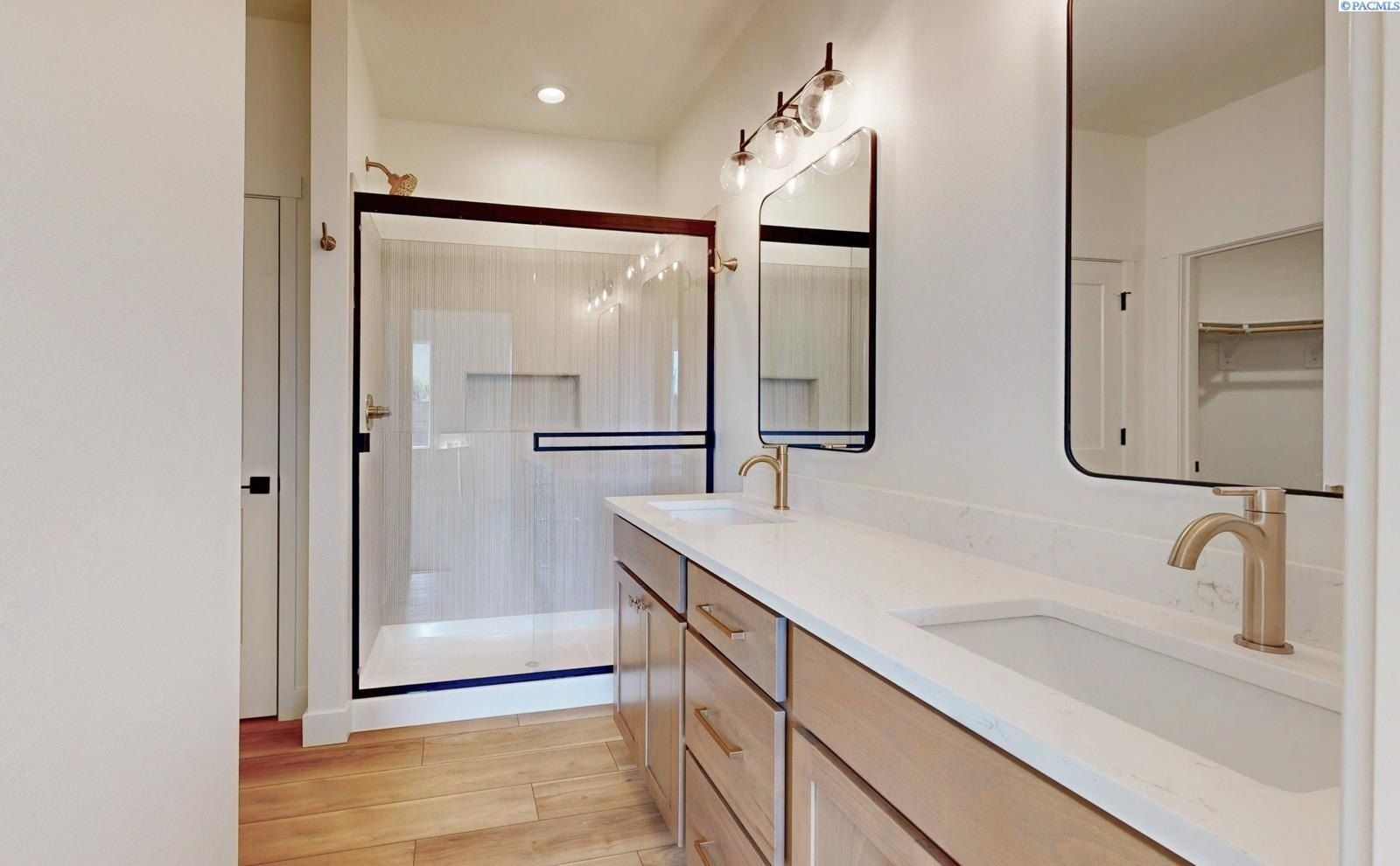 4561 Grove Court. West Richland, WA 99353