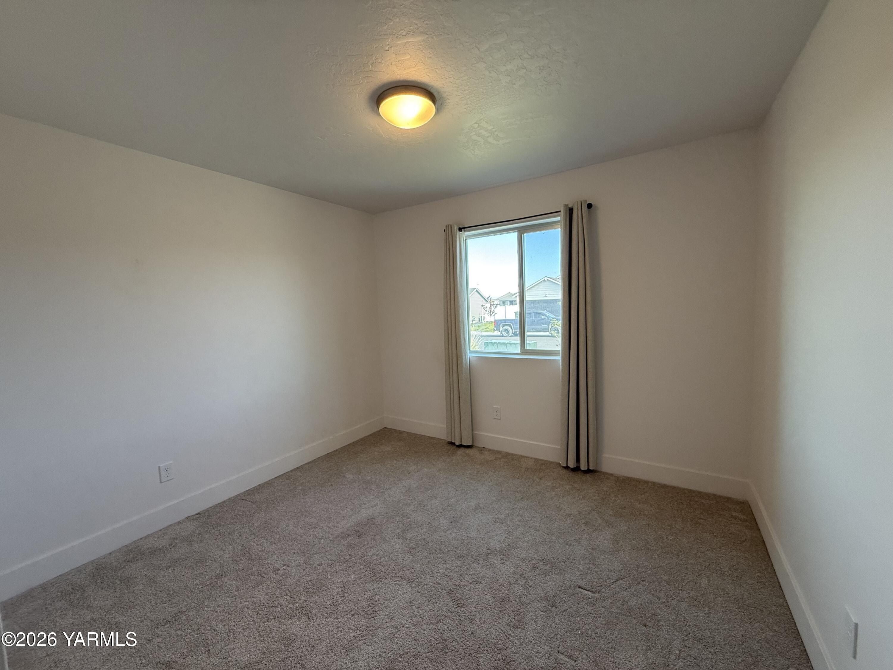 707 Grapevine St. Grandview, WA 98930