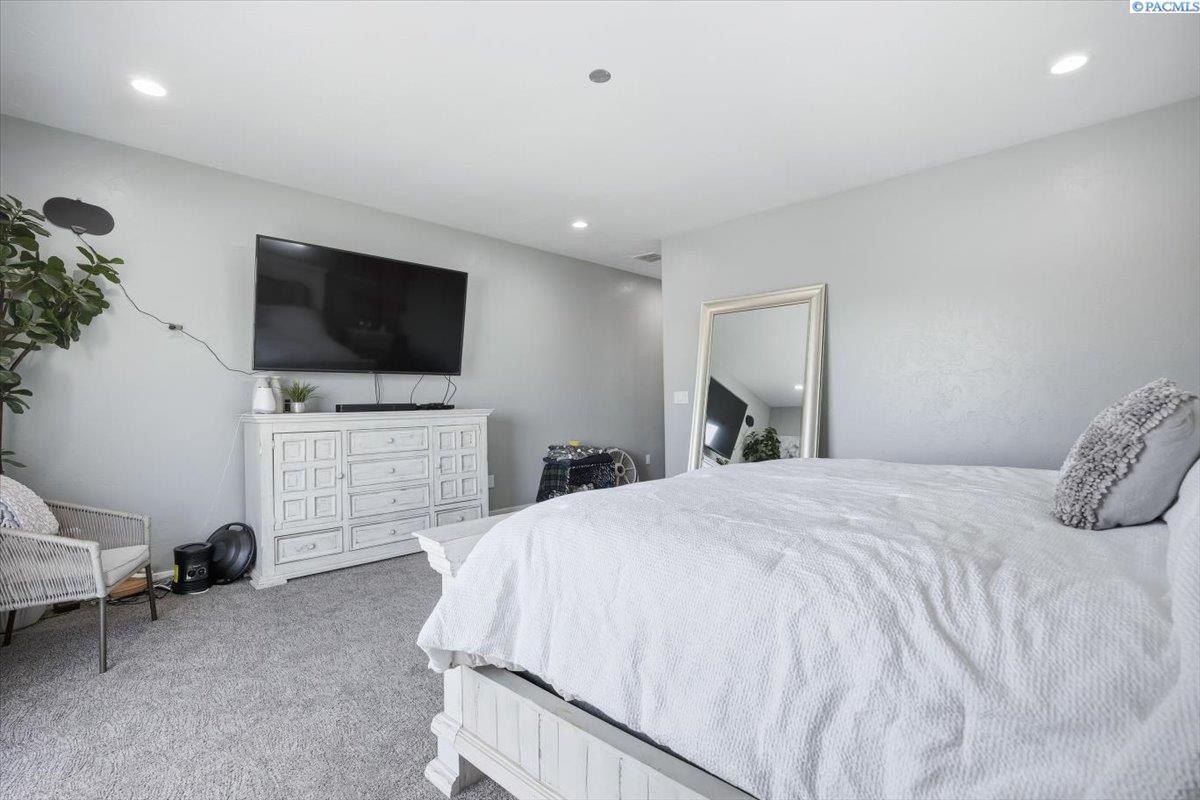 4210 Orville Lp. Pasco, WA 99301