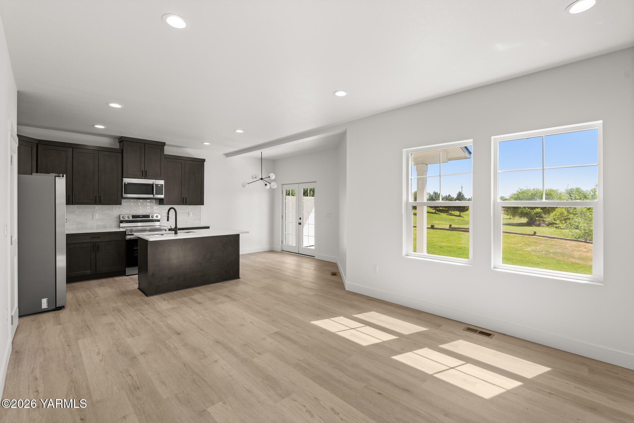 807 Fountain Blvd. Zillah, WA 98953