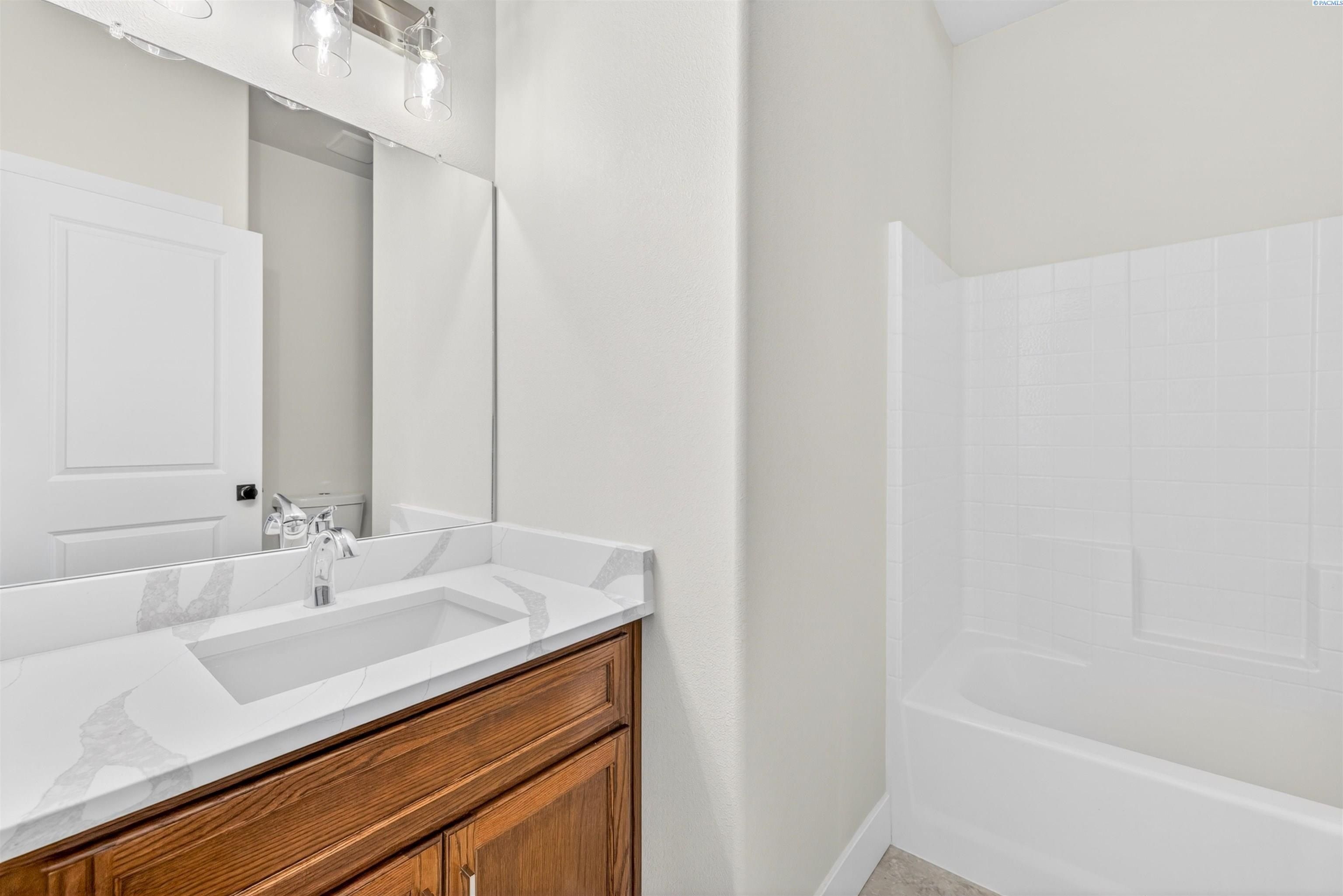213 Victoria St. Sunnyside, WA 98944