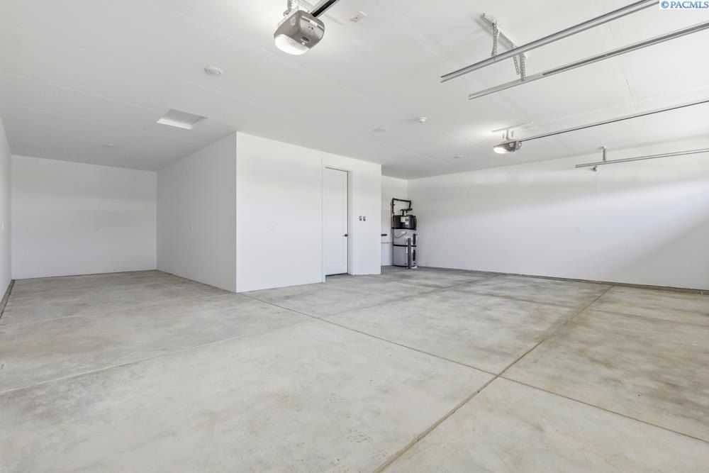 2957 Vistara Way. Richland, WA 99354