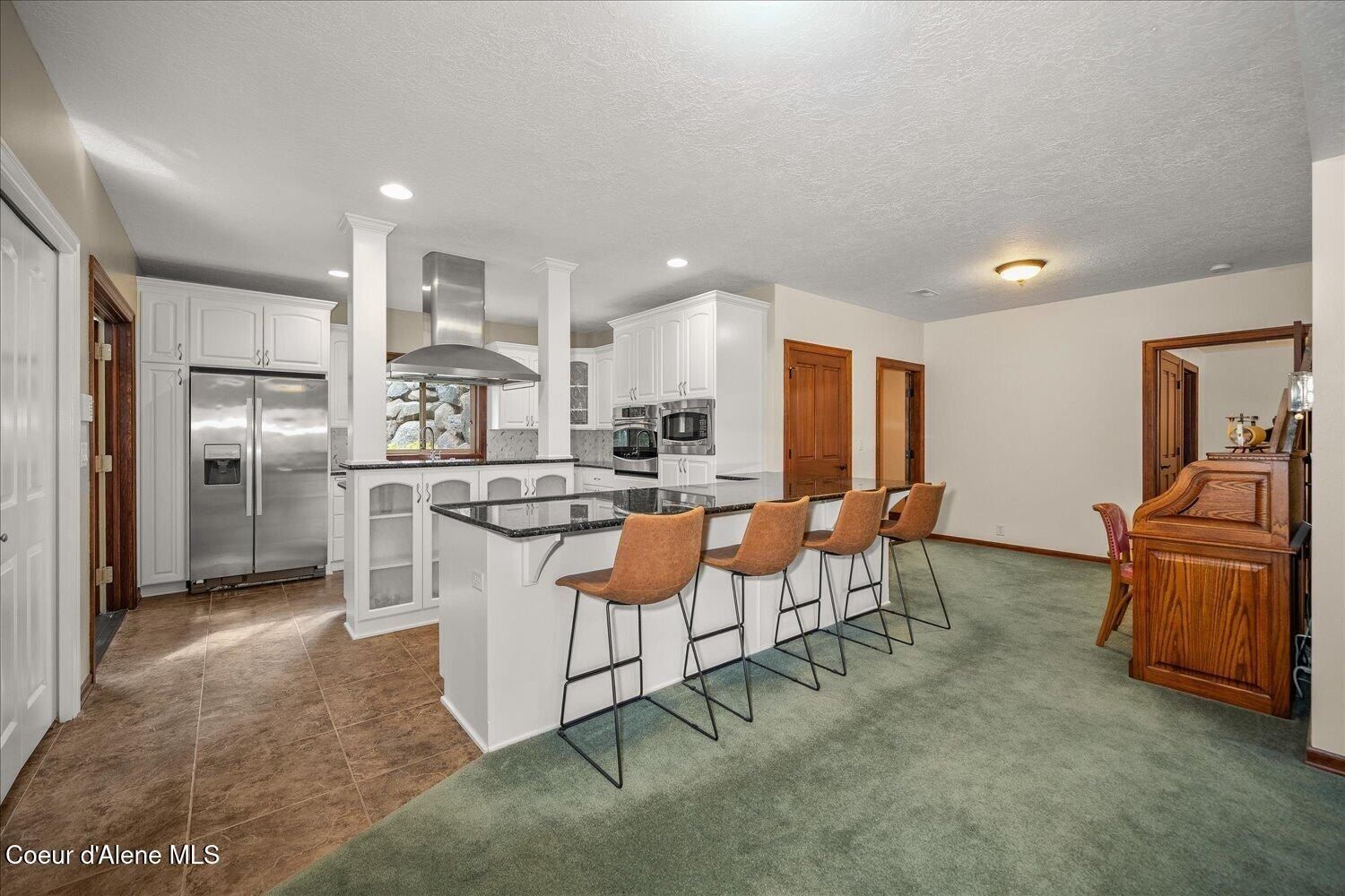 27013 E Strong Ln. Newman Lake, WA 99025