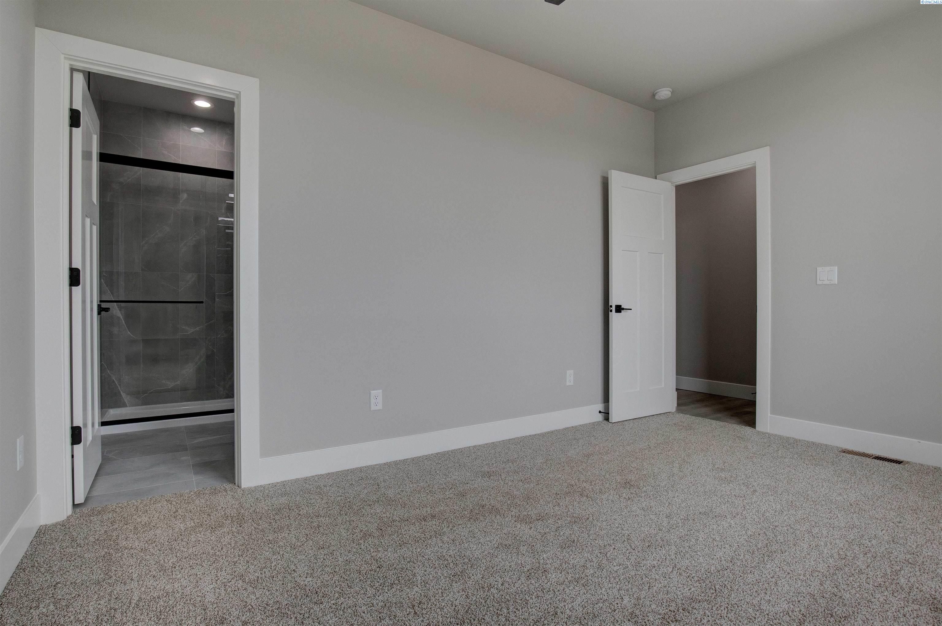 827 Rio Vista Loop Lot 31. Richland, WA 99352