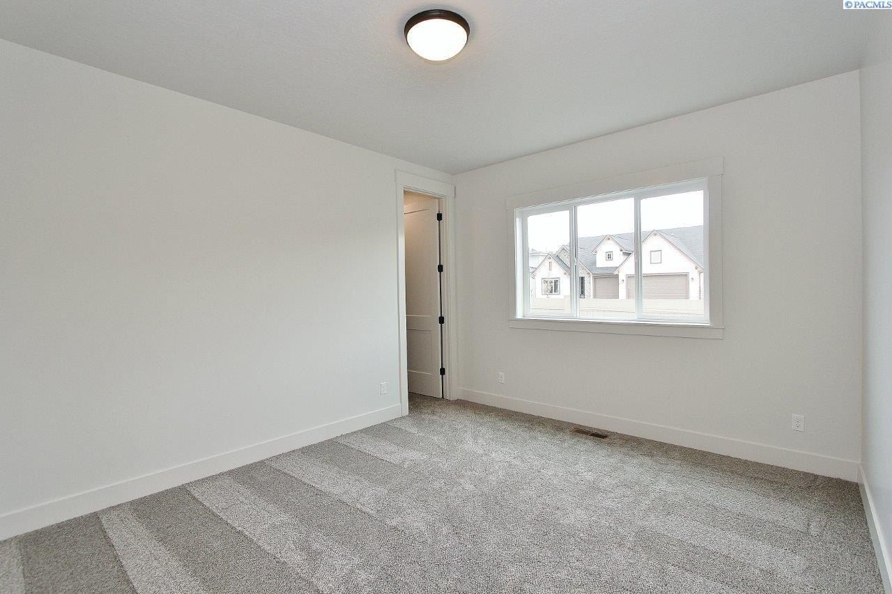 713 Cortona Way. Richland, WA 99352