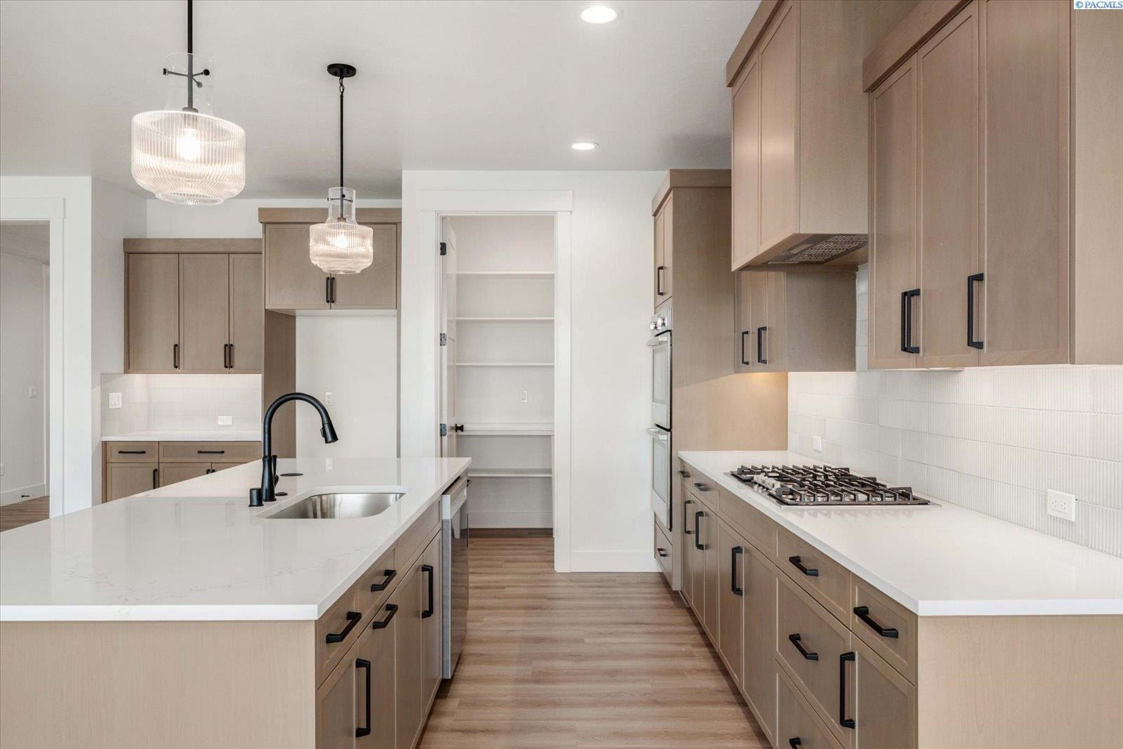 2385 Waterhill Ave. Richland, WA 99352