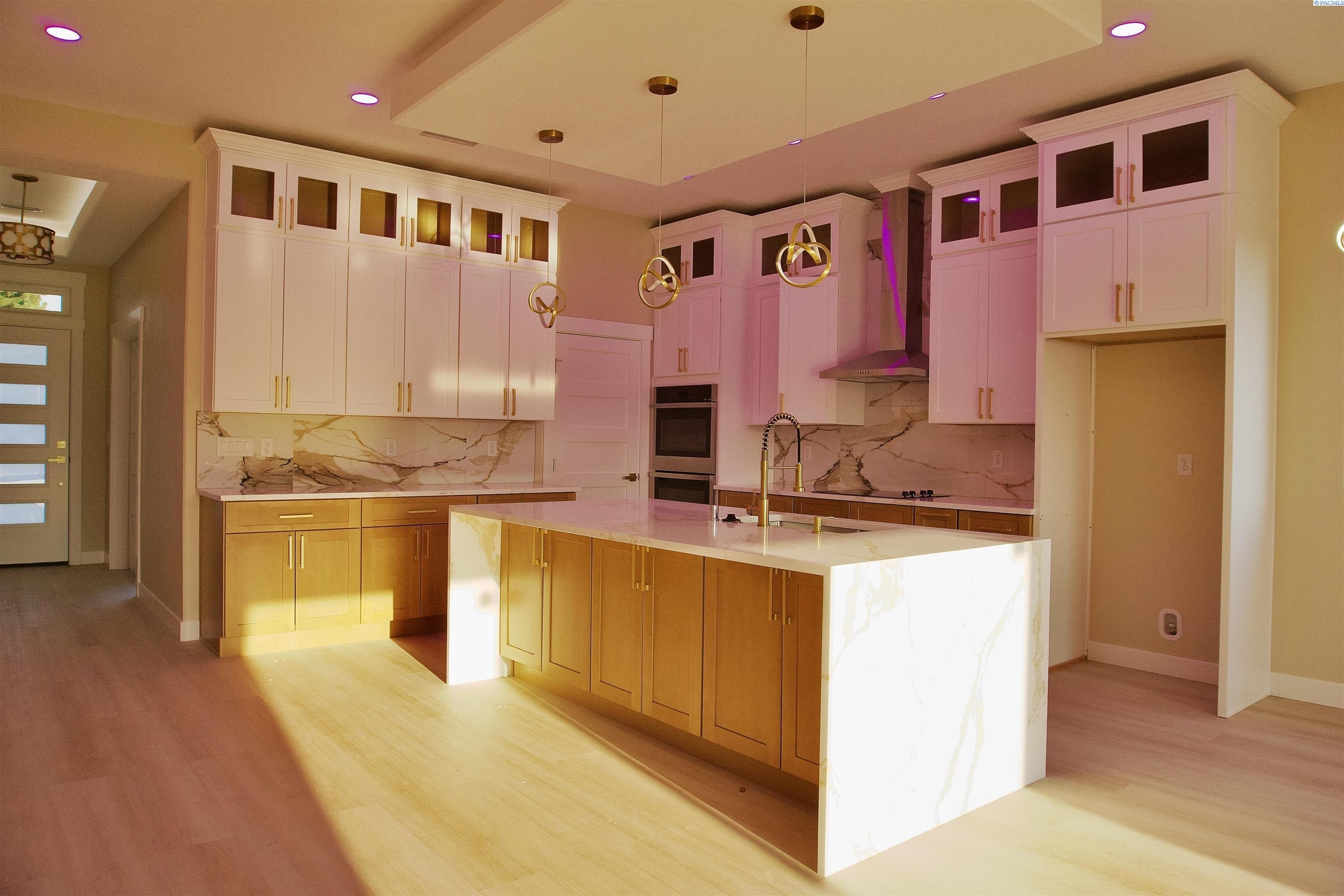 3467 Allison Way. Richland, WA 99354
