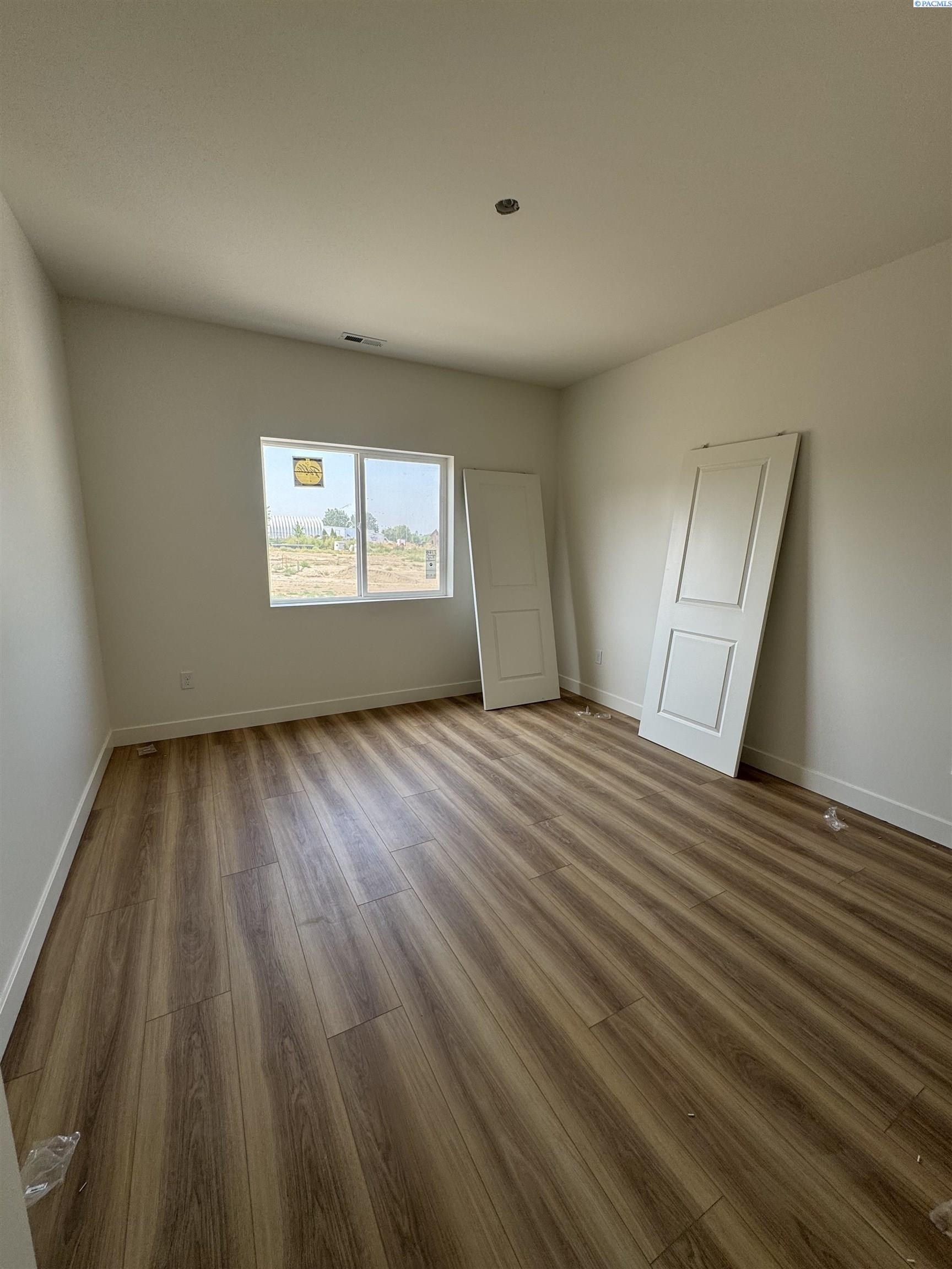 321 Hogan St. Sunnyside, WA 98944