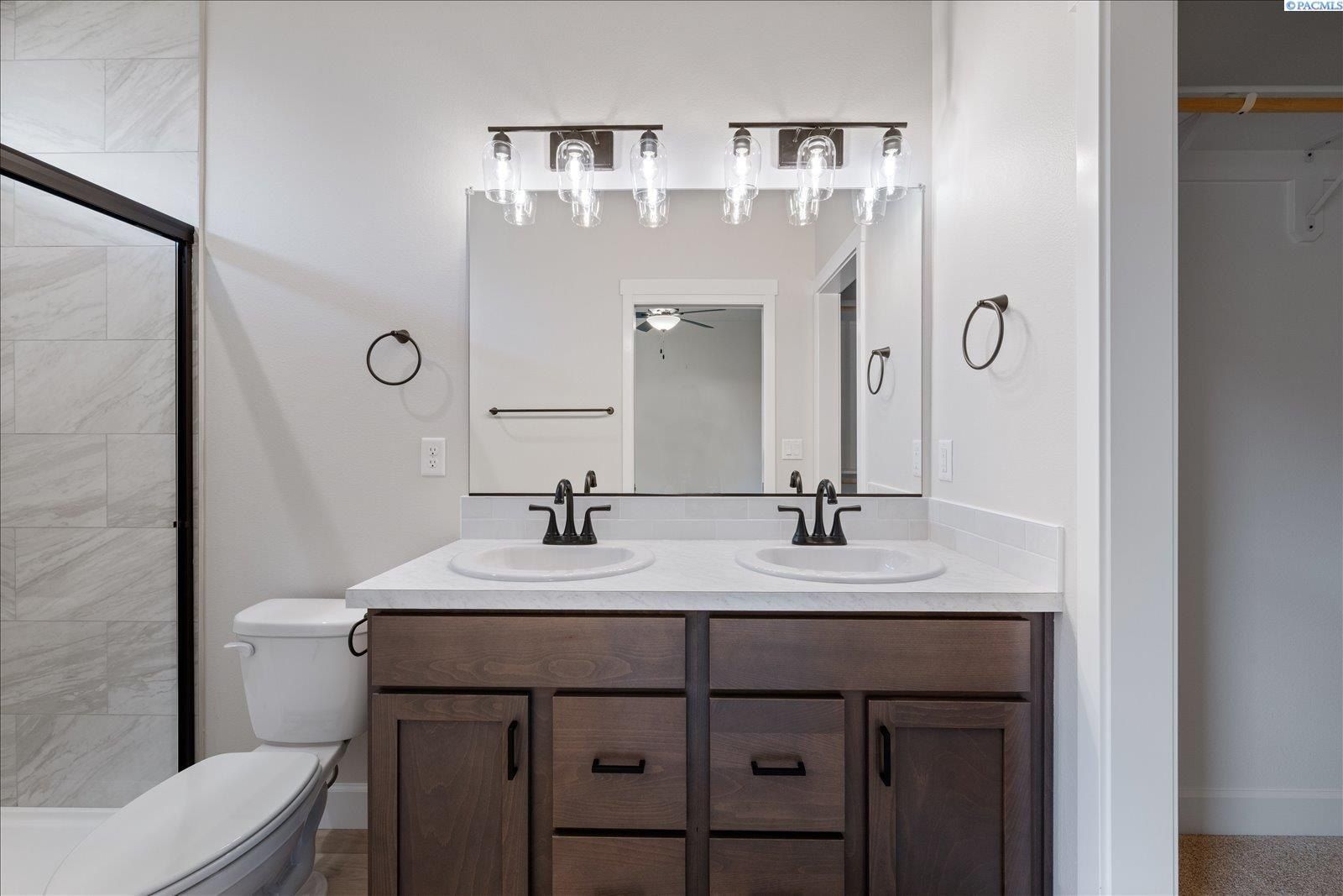 7243 W 29Th Place. Kennewick, WA 99338