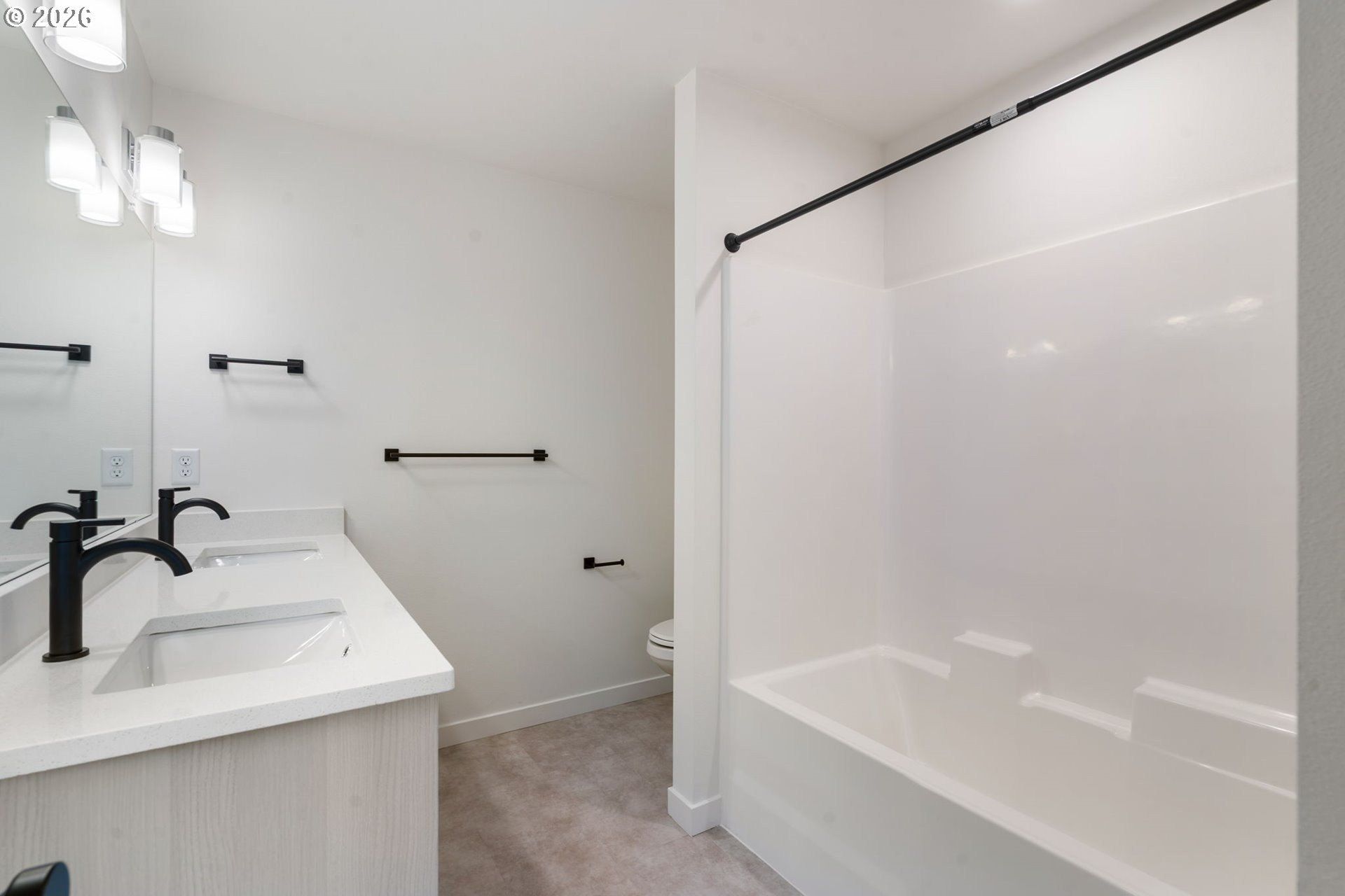 5016 Ne 113Th Loop. Vancouver, WA 98686