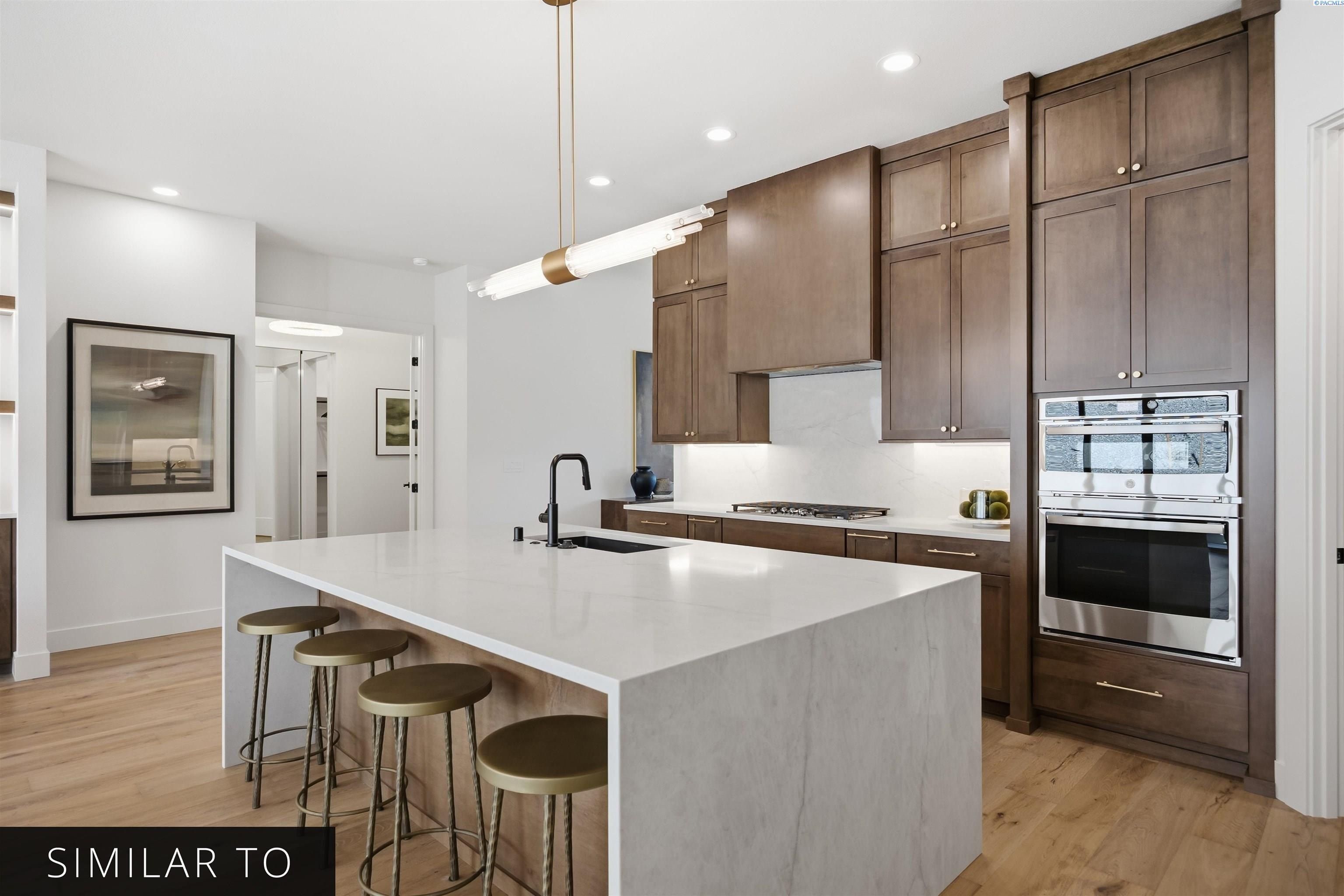 225 Riviera Drive. Pasco, WA 99301