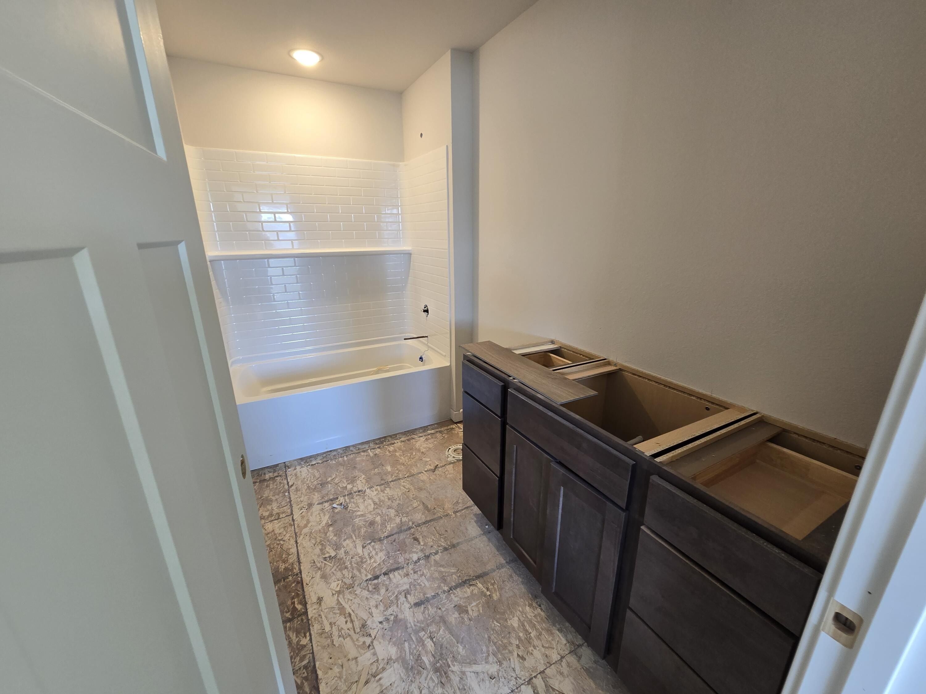 600 Harvest Ln. Hartford, WI 53027