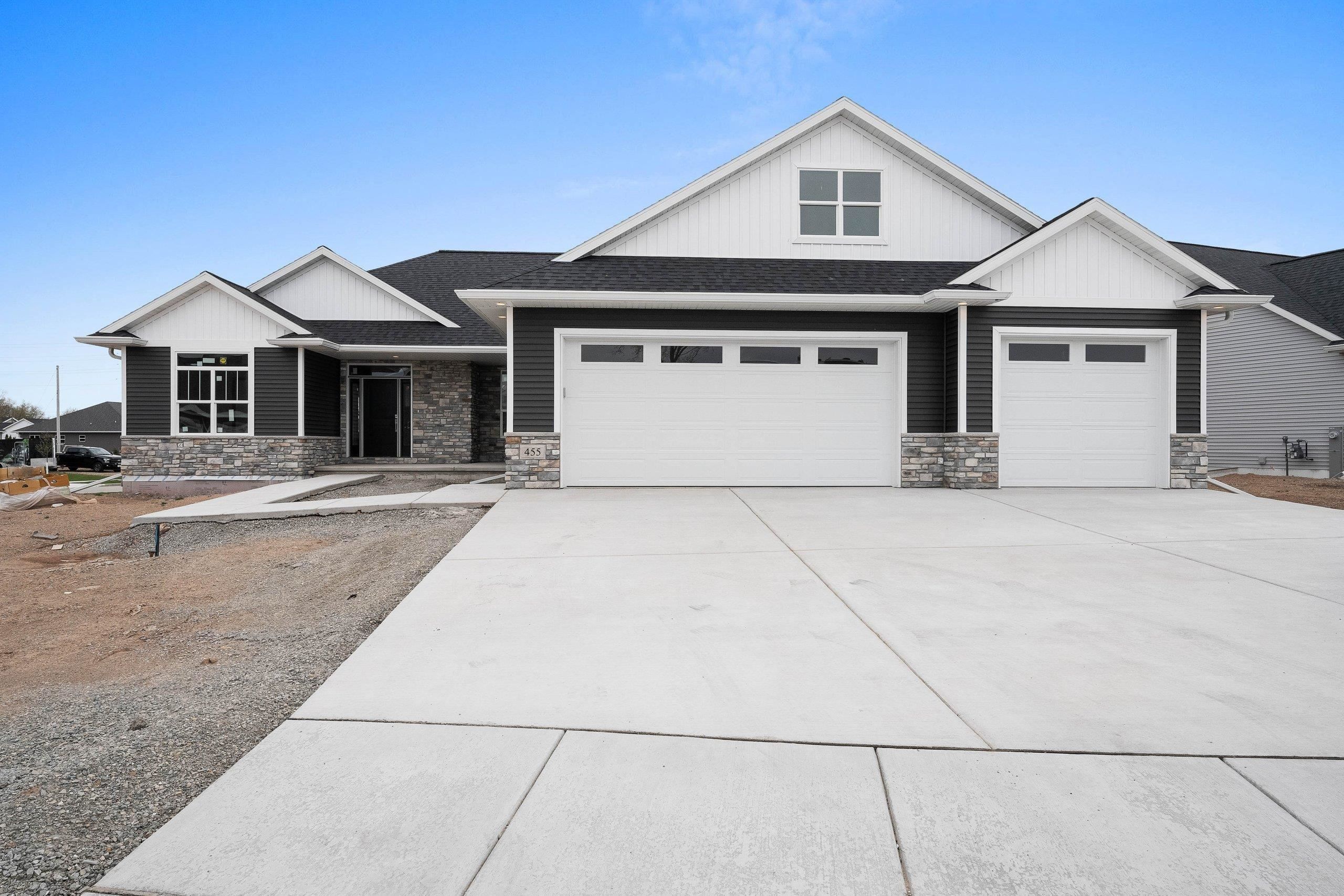 455 Rivers Edge Drive. Kimberly, WI 54136